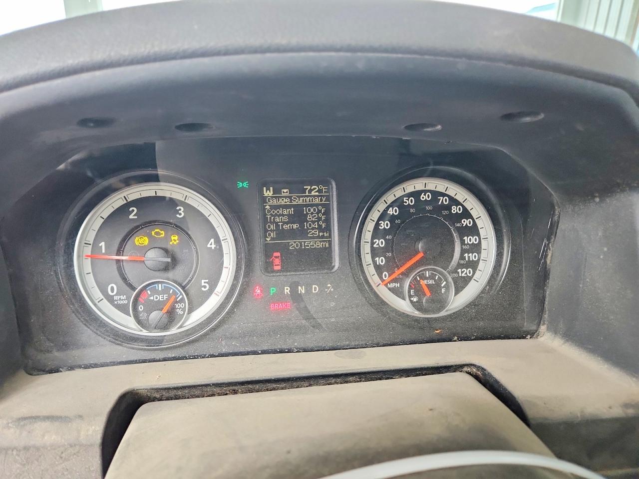 2015 Ram 1500 St White vin: 1C6RR7SMXFS586930