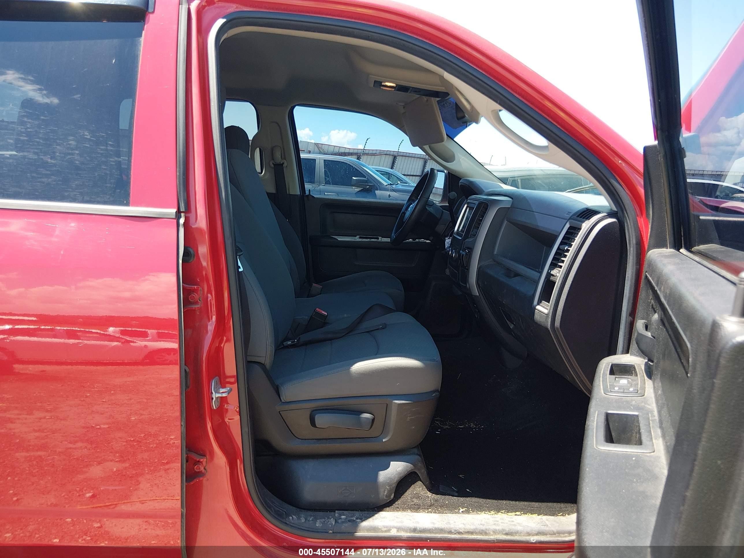 2014 Ram 1500 Tradesman Red vin: 1C6RR7ST0ES194318