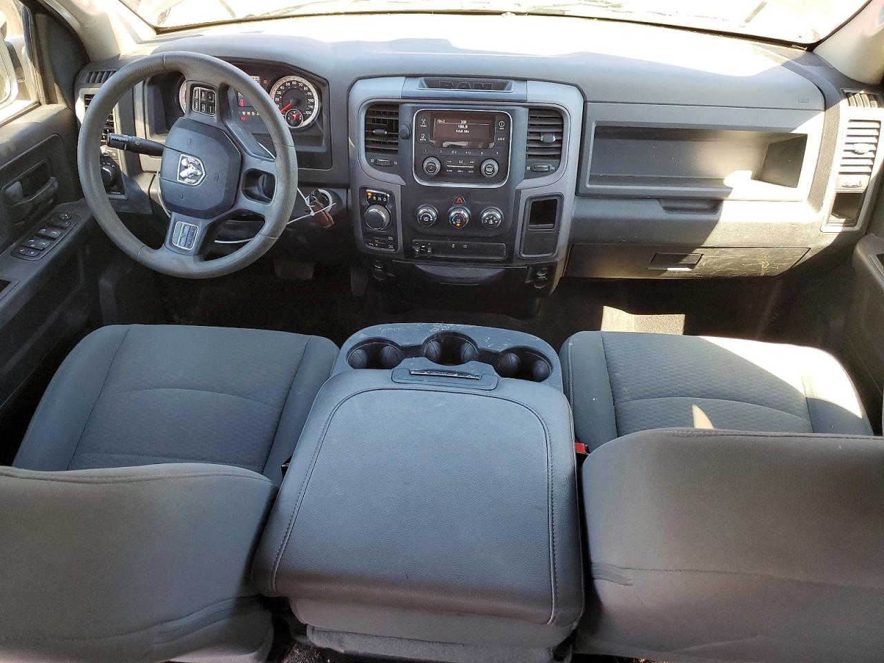 2015 Ram 1500 St Red vin: 1C6RR7ST1FS720165