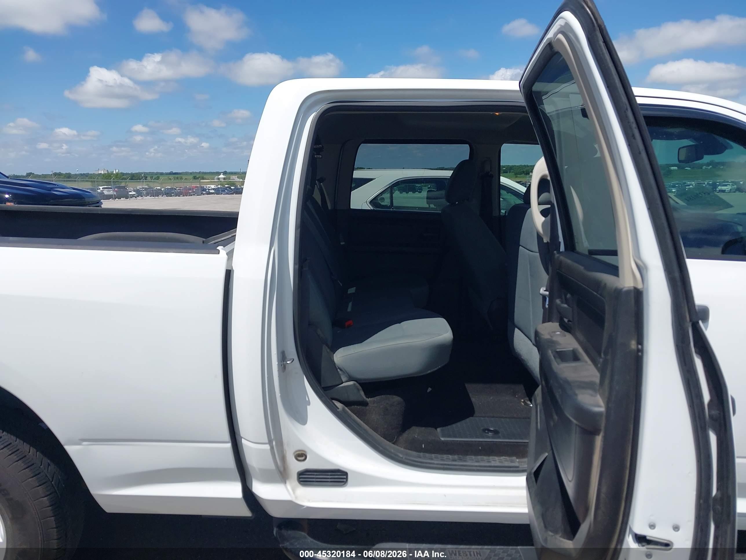 2015 Ram 1500 Tradesman White vin: 1C6RR7ST6FS647553
