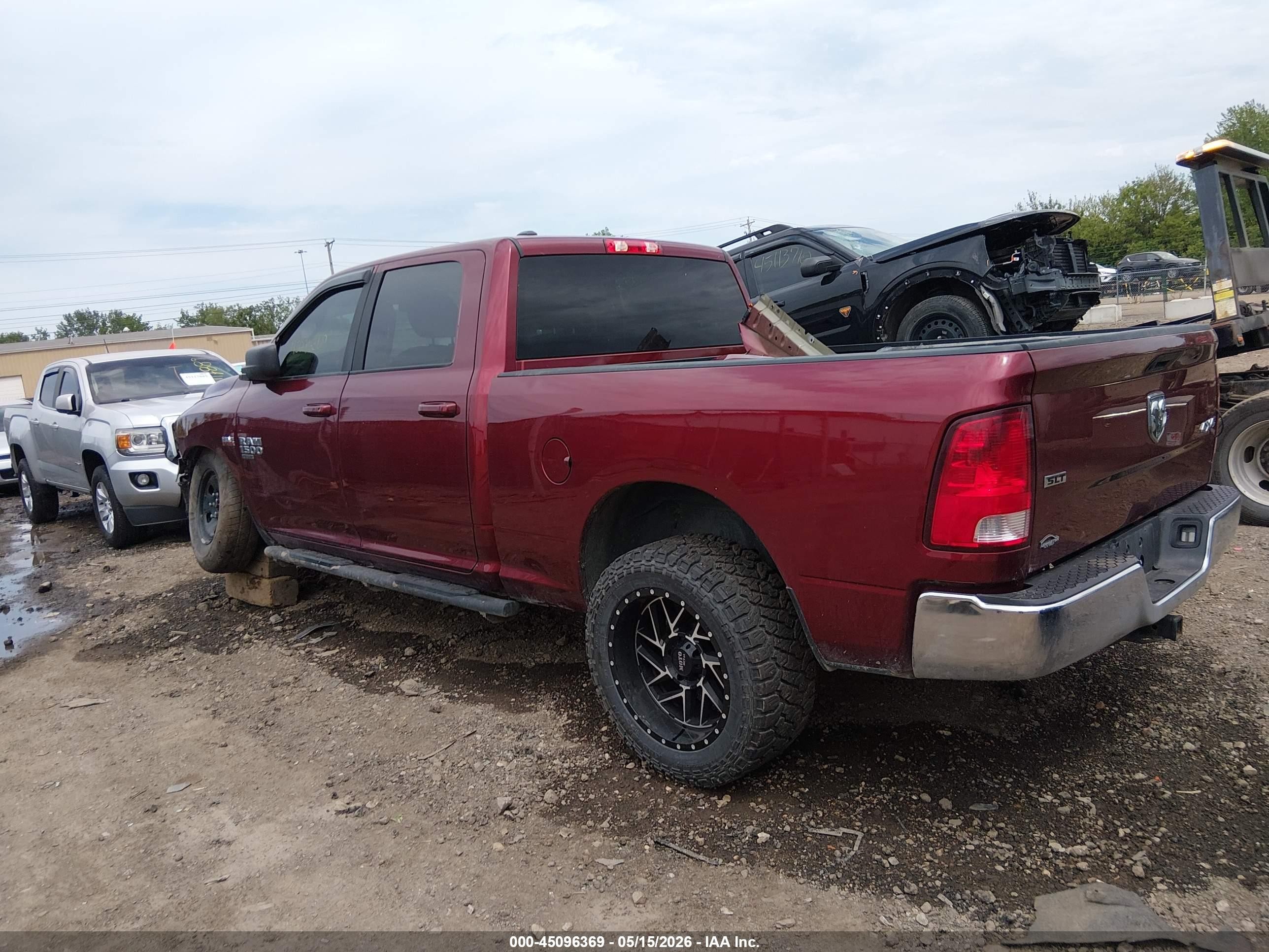 2021 Ram 1500 Classic Slt  4x4 6'4 Box Красный vin: 1C6RR7TT0MS598491