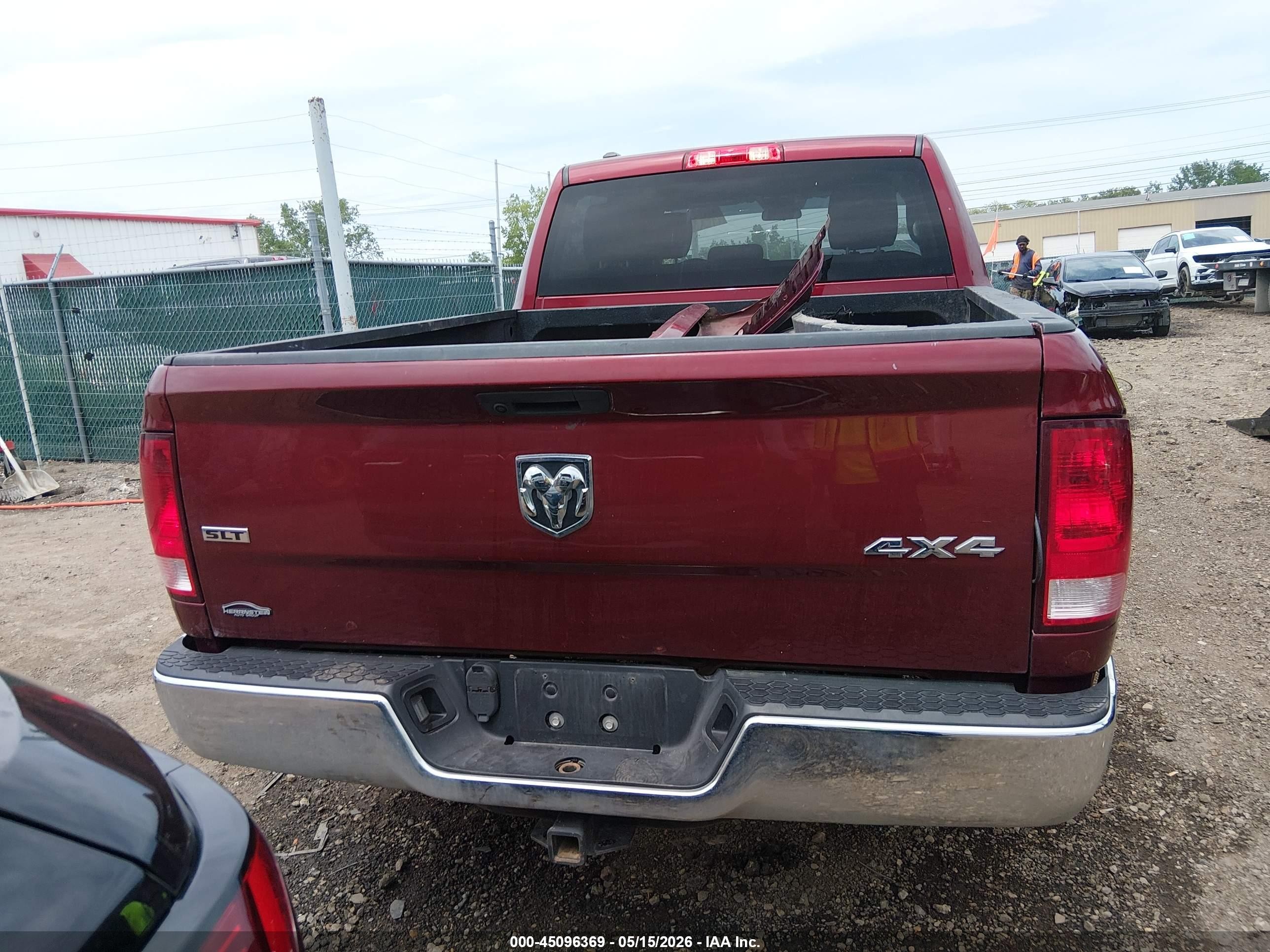 2021 Ram 1500 Classic Slt  4x4 6'4 Box Красный vin: 1C6RR7TT0MS598491