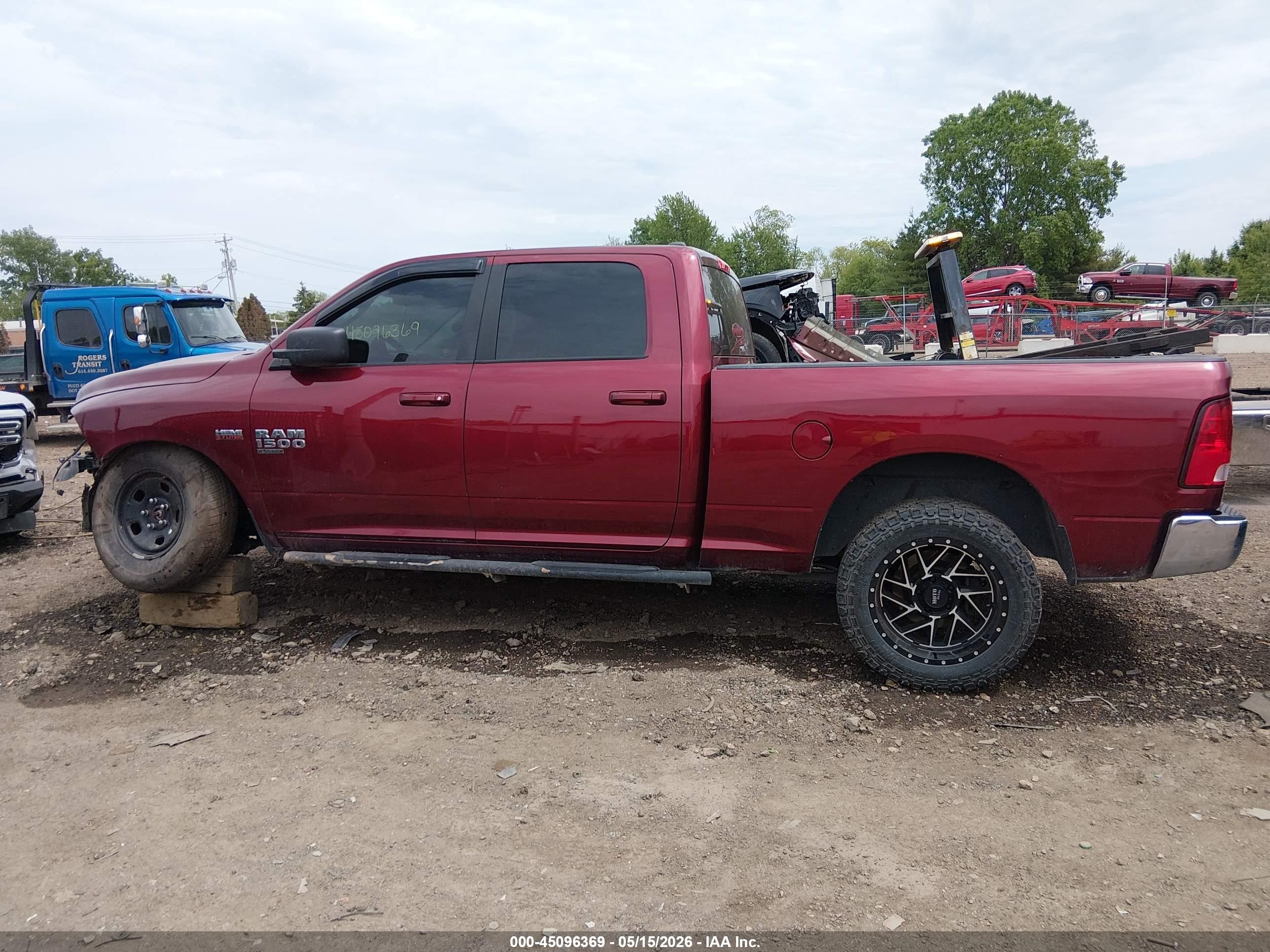 2021 Ram 1500 Classic Slt  4x4 6'4 Box Красный vin: 1C6RR7TT0MS598491