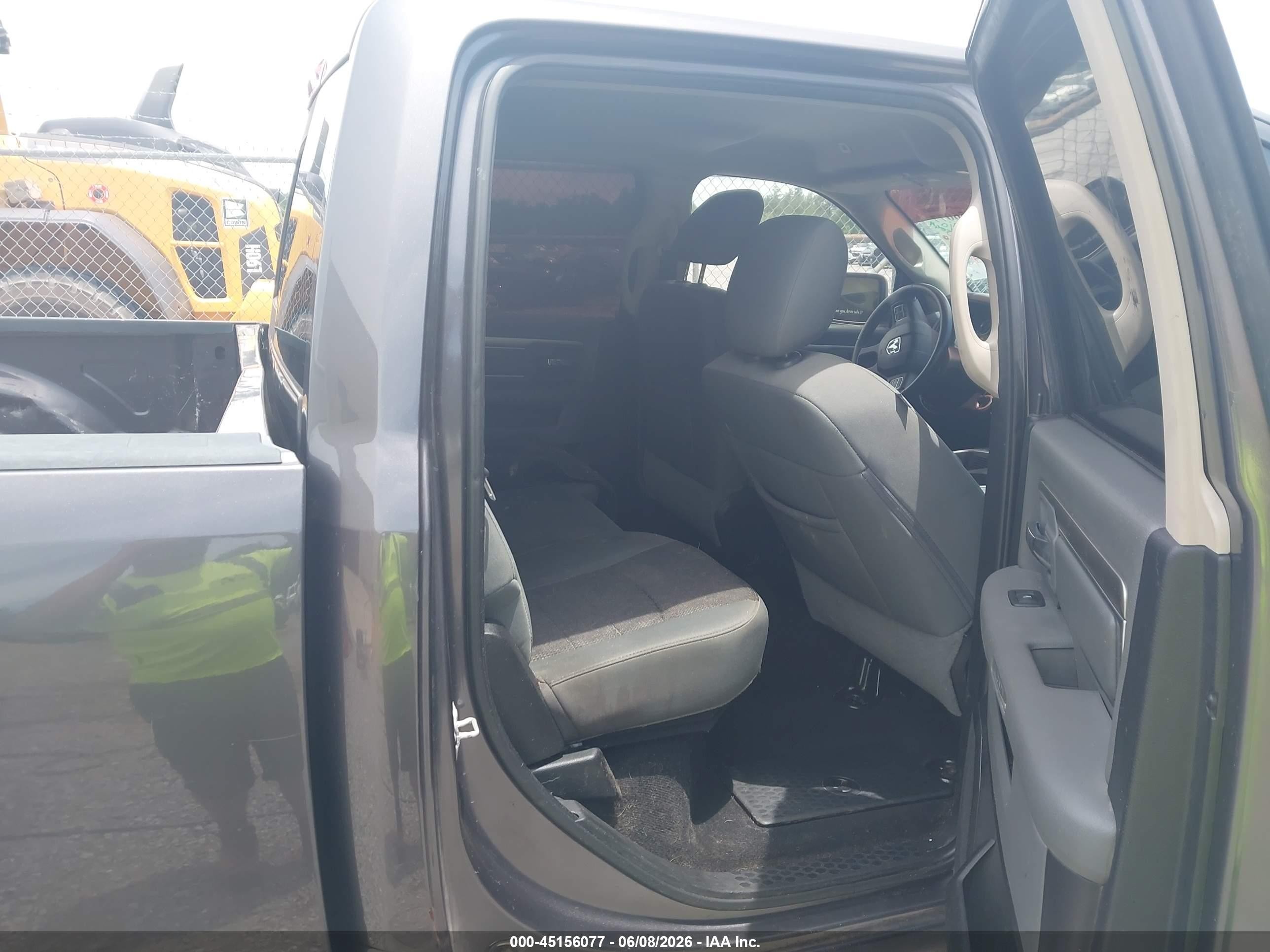 2018 Ram 1500   Серый vin: 1C6RR7TT3JS254293