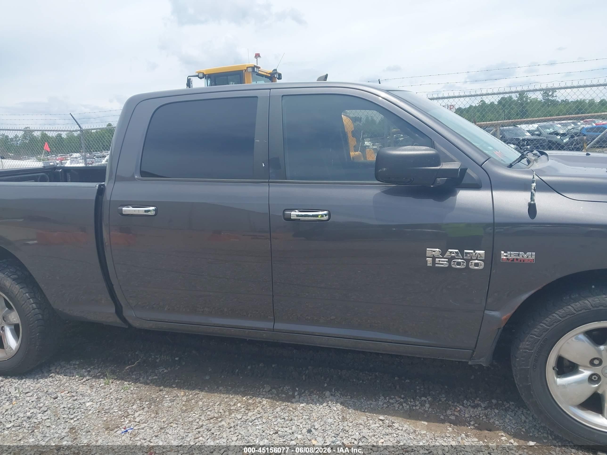2018 Ram 1500   Серый vin: 1C6RR7TT3JS254293
