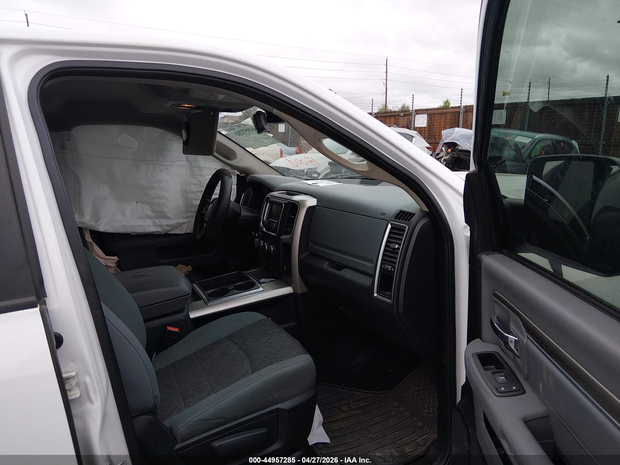 2014 Ram 1500 Slt White vin: 1C6RR7TT6ES474968
