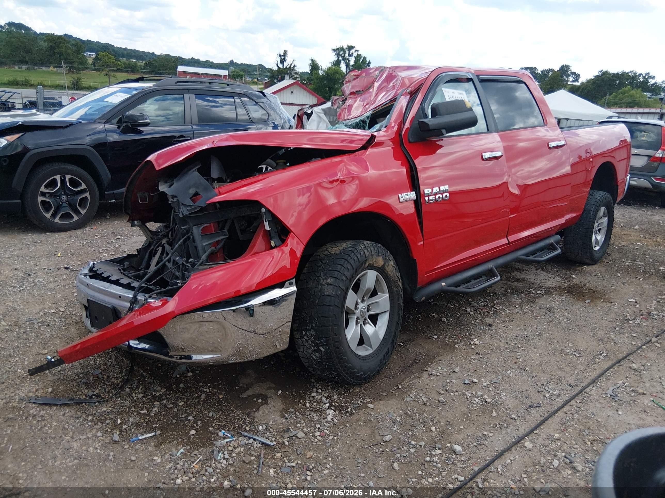 2018 Ram 1500 Slt  4x4 6'4 Box Красный vin: 1C6RR7TT7JS141740