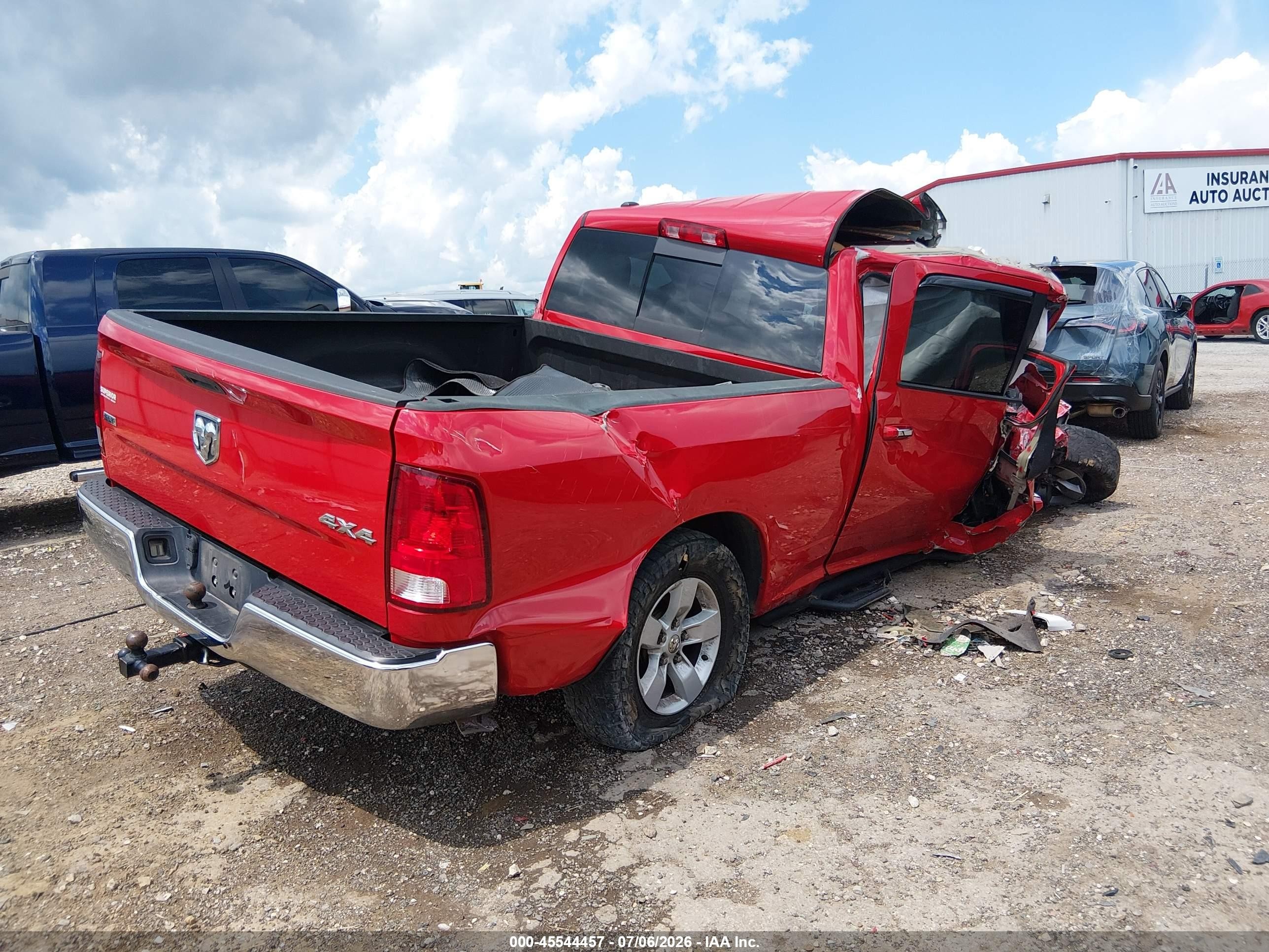 2018 Ram 1500 Slt  4x4 6'4 Box Красный vin: 1C6RR7TT7JS141740