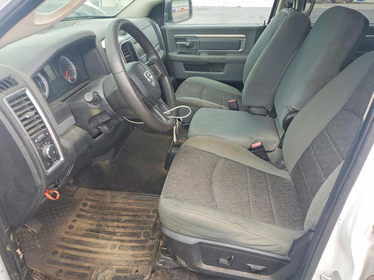 2015 Ram Slt White vin: 1C6RR7TTXFS678092