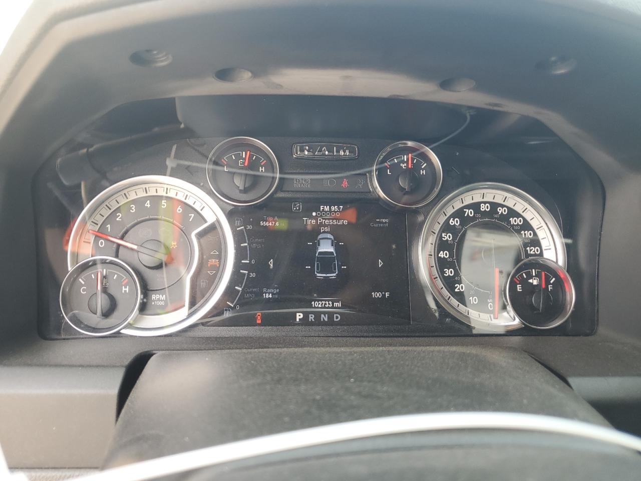 2017 Ram 1500 Slt Red vin: 1C6RR7TTXHS813669