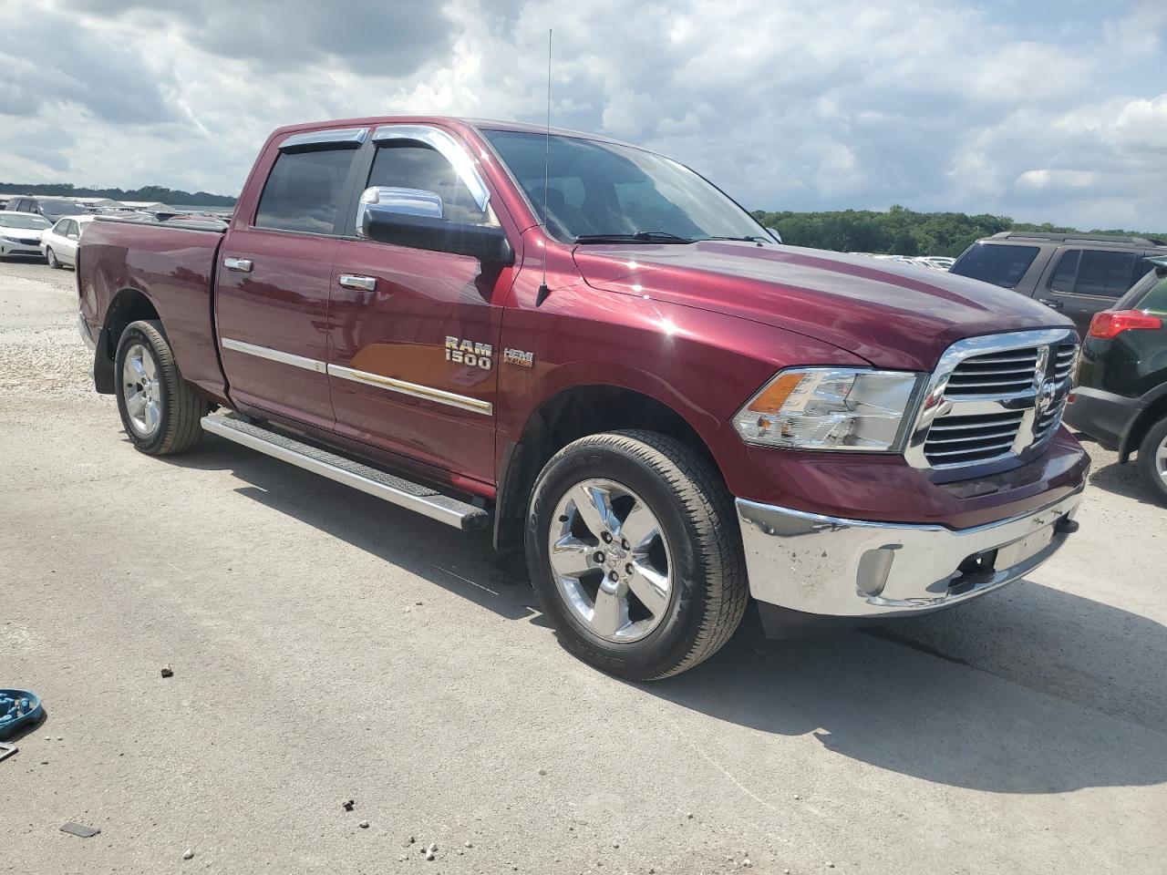 2017 Ram 1500 Slt Red vin: 1C6RR7TTXHS813669