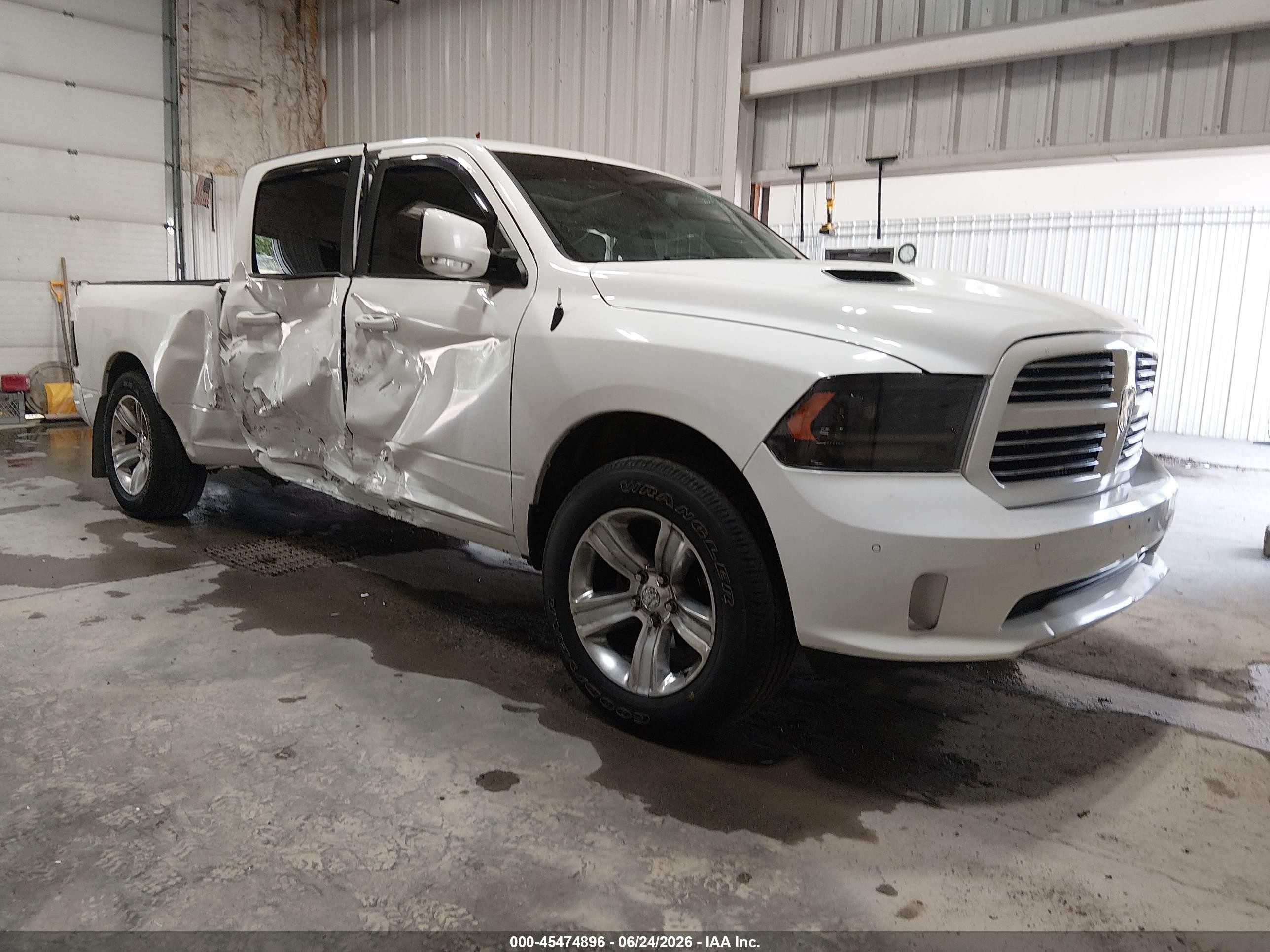 2015 Ram 1500 Sport White vin: 1C6RR7UT2FS733245