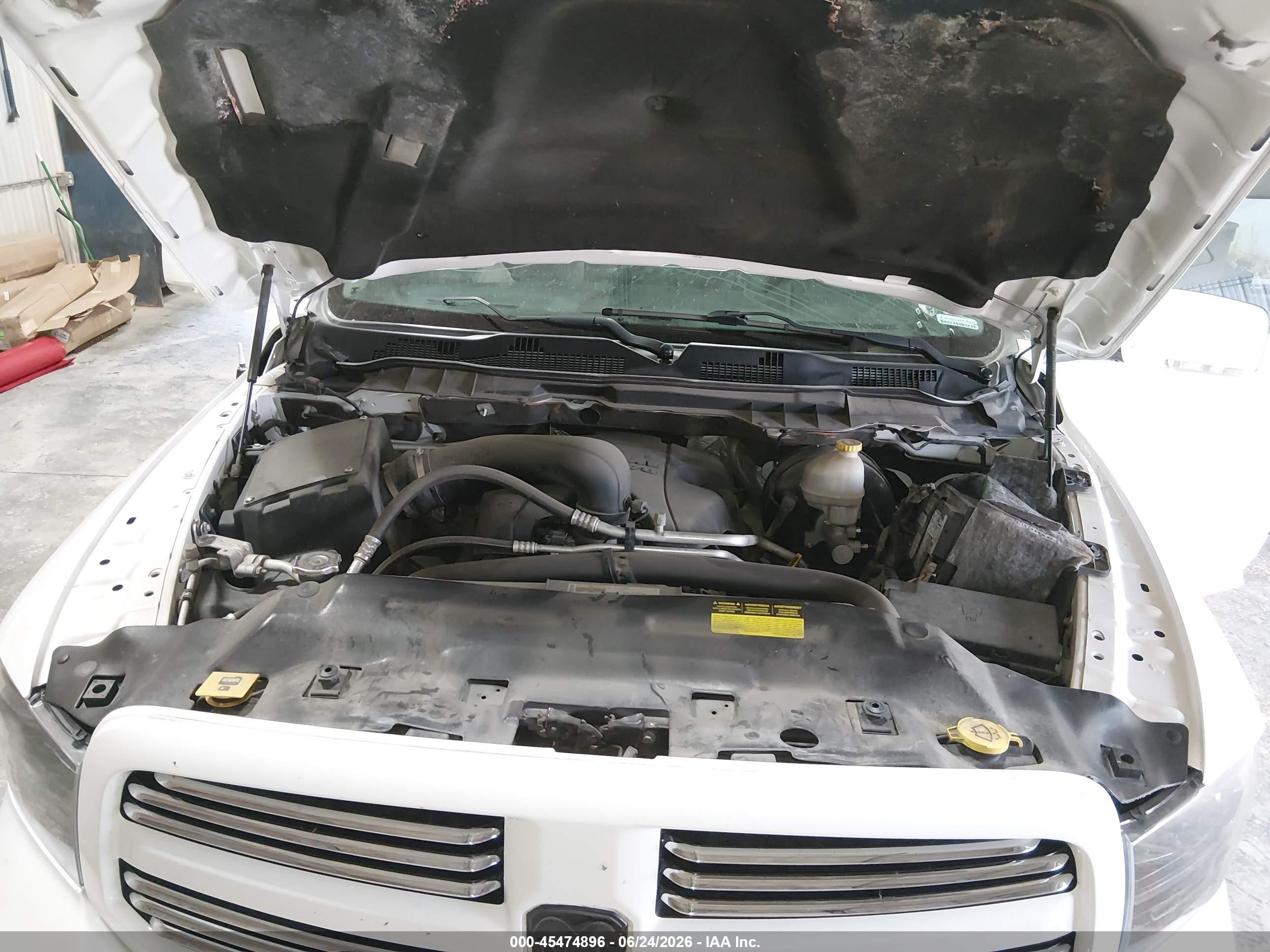 2015 Ram 1500 Sport Белый vin: 1C6RR7UT2FS733245
