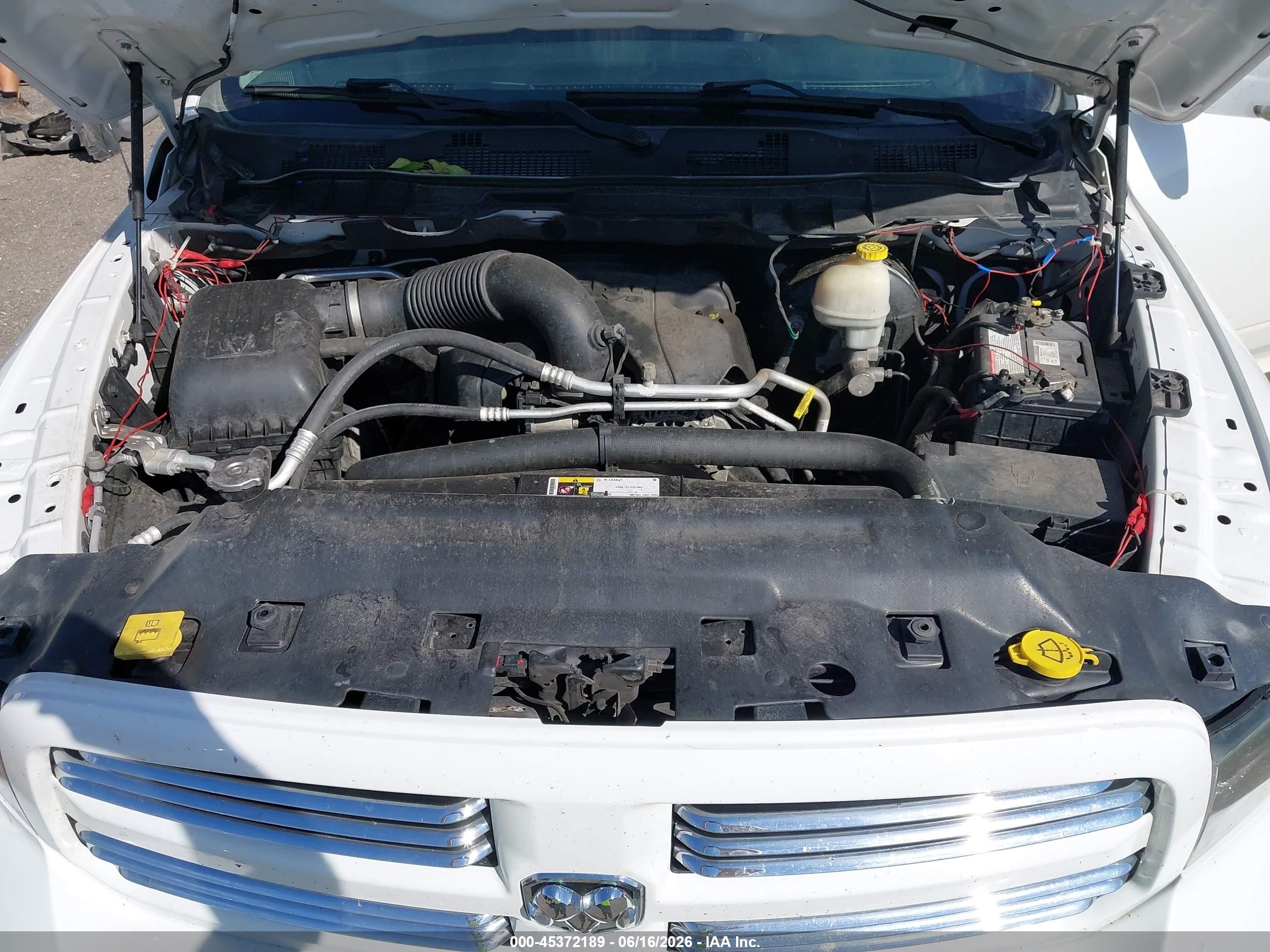 2014 Ram 1500 Sport White vin: 1C6RR7UT5ES414484