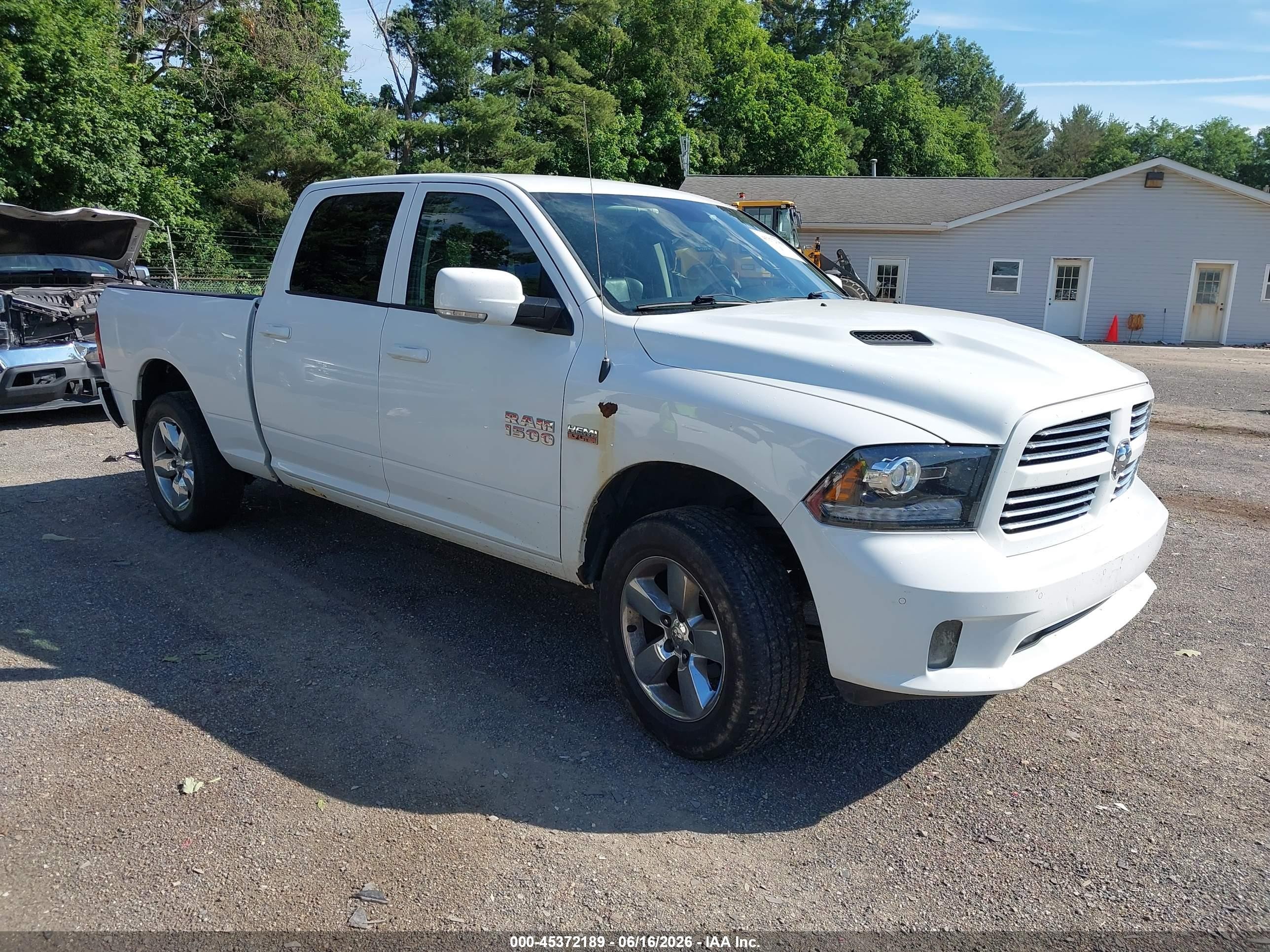2014 Ram 1500 Sport White vin: 1C6RR7UT5ES414484
