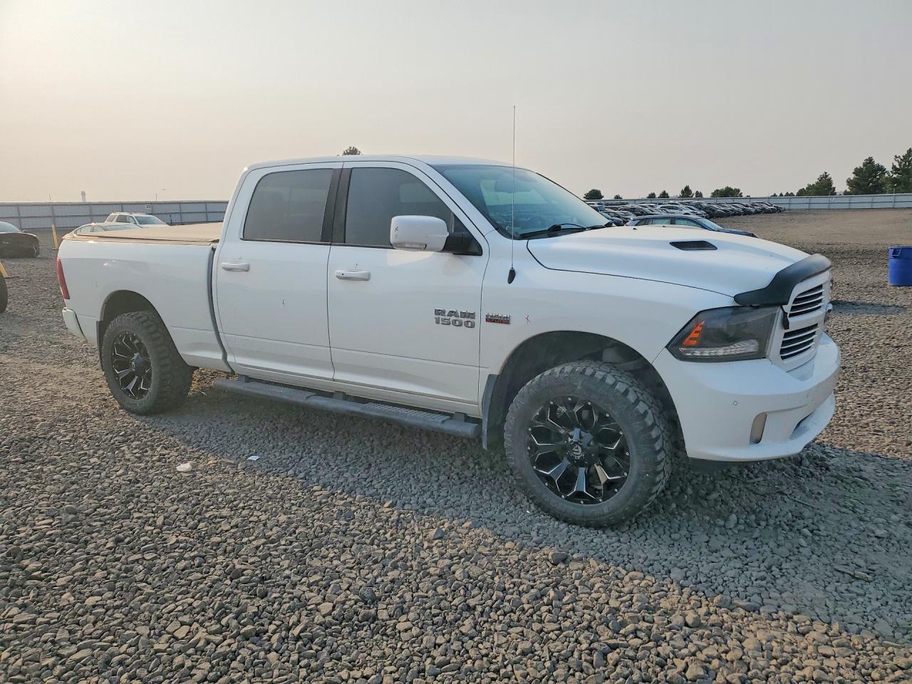 2015 Ram 1500 Sport White vin: 1C6RR7UT6FS585374