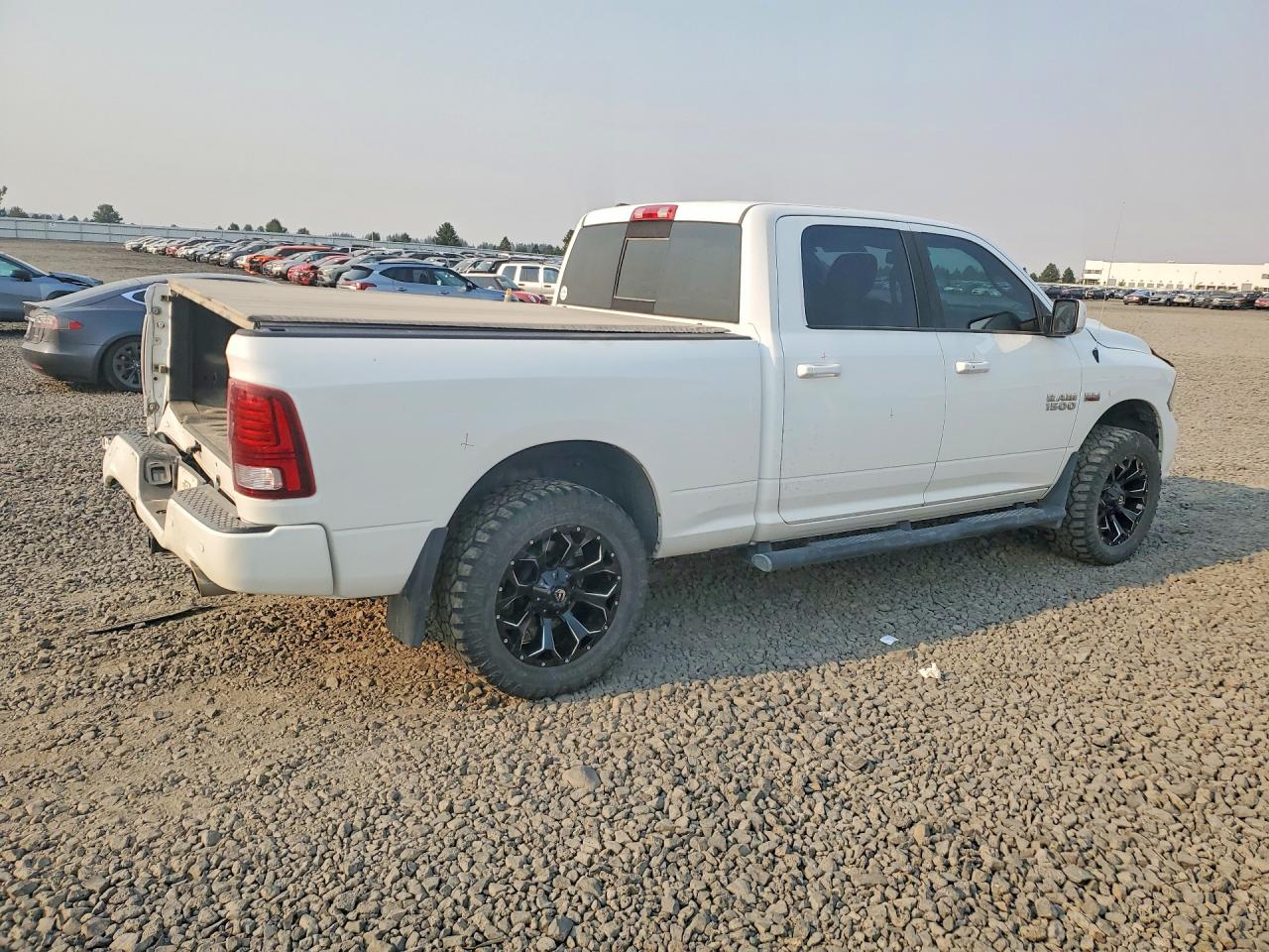 2015 Ram 1500 Sport White vin: 1C6RR7UT6FS585374