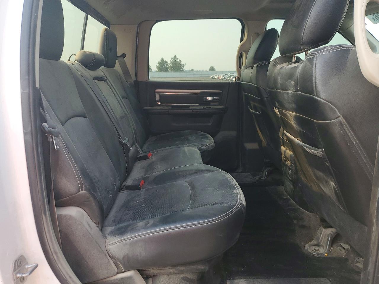 2015 Ram 1500 Sport White vin: 1C6RR7UT6FS585374