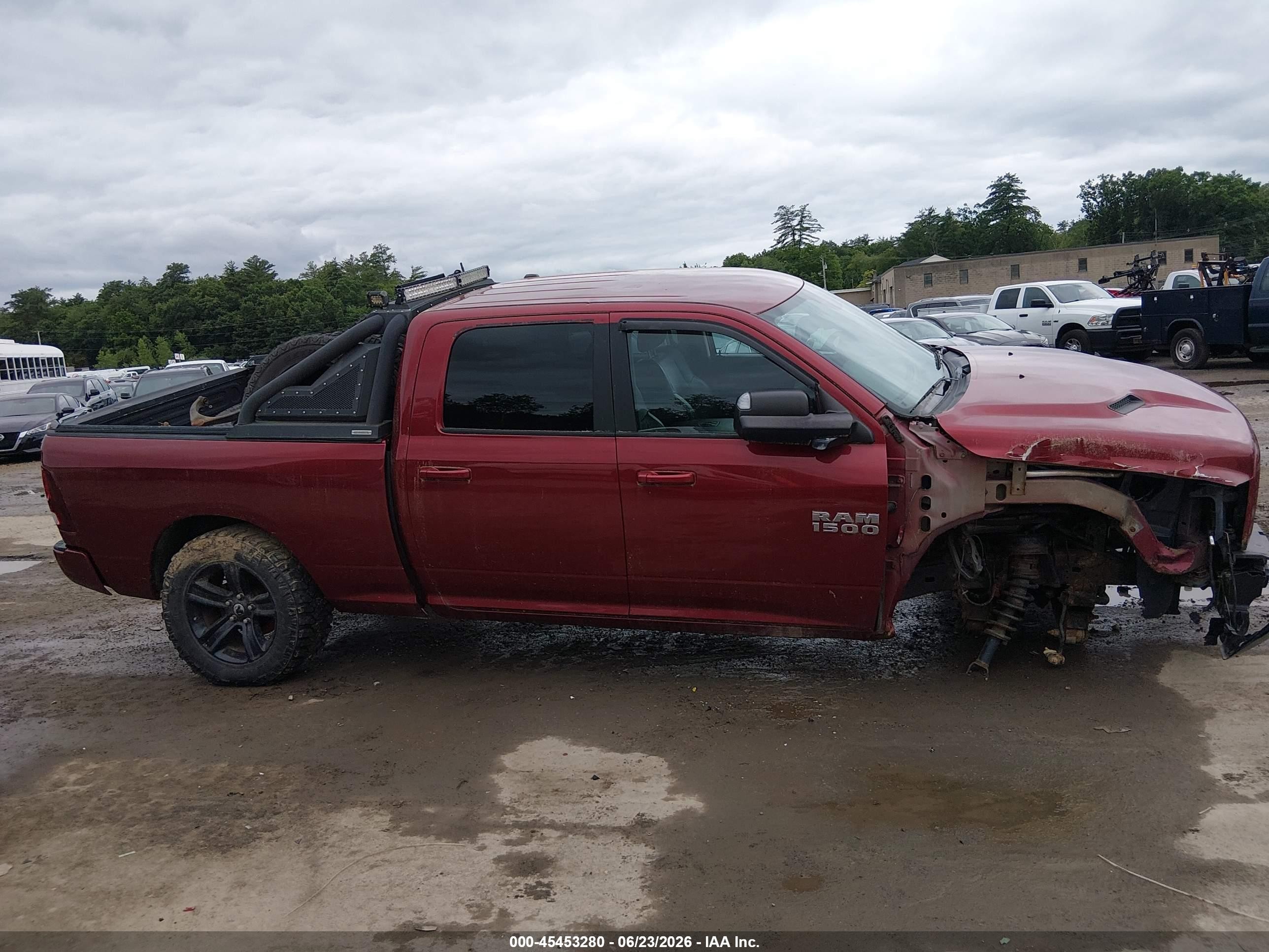 2015 Ram 1500 Sport Red vin: 1C6RR7UT7FS509209