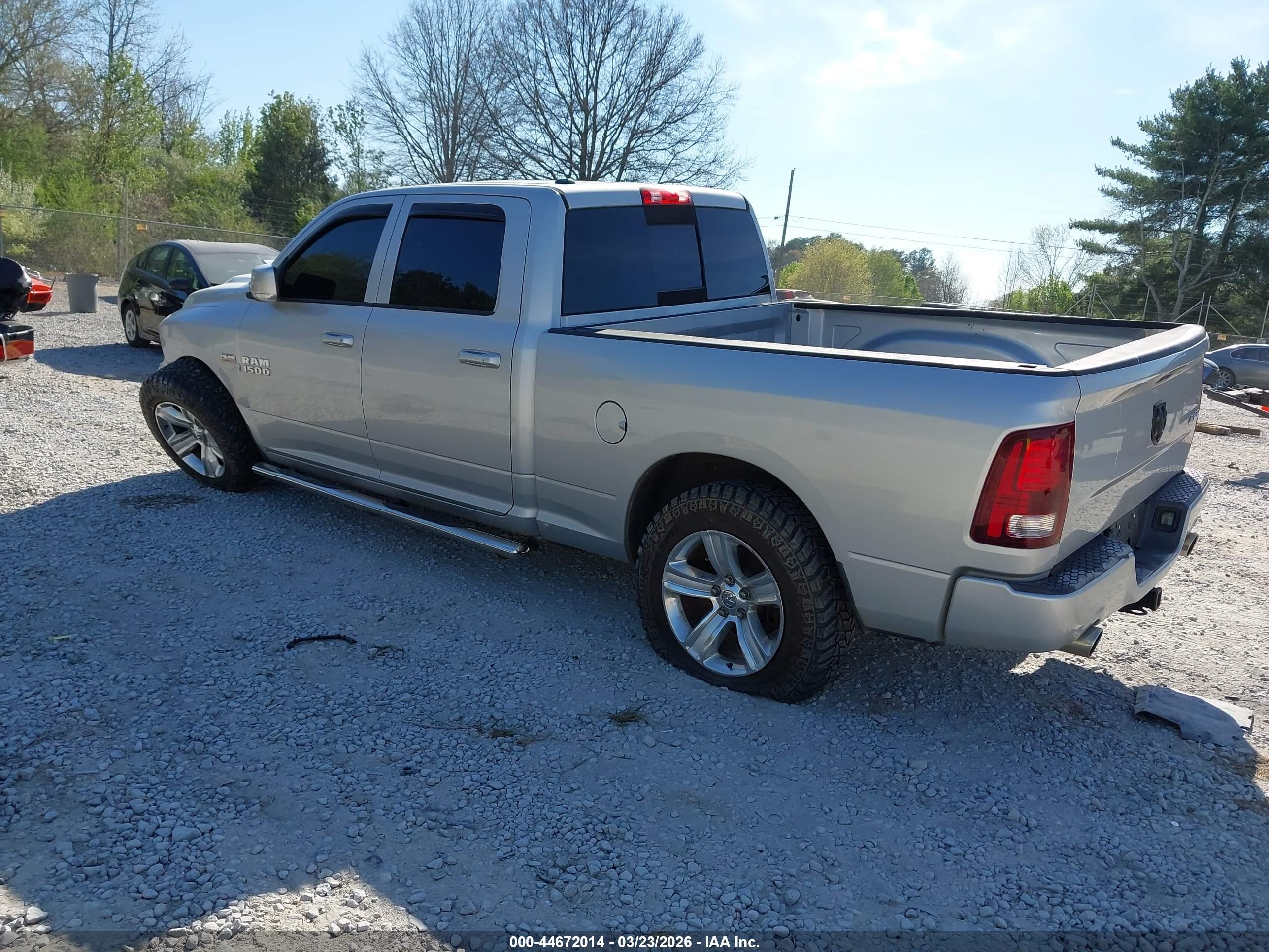 2015 Ram 1500 Sport Серебряный vin: 1C6RR7UTXFS632907