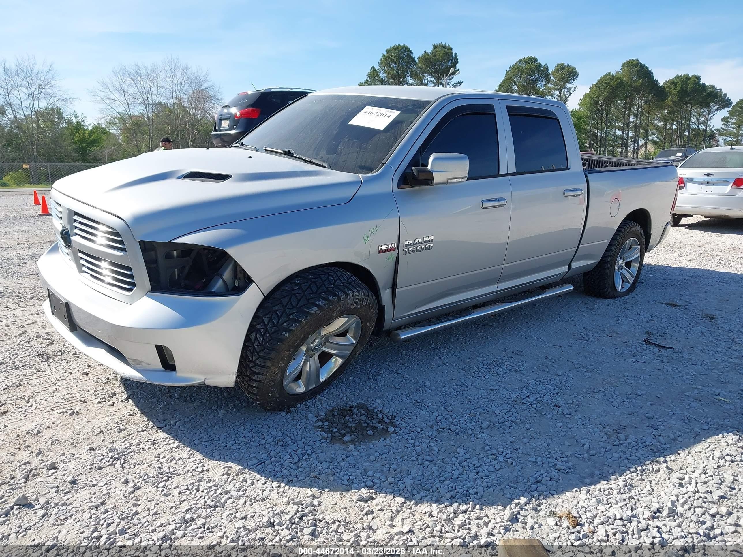 2015 Ram 1500 Sport Серебряный vin: 1C6RR7UTXFS632907