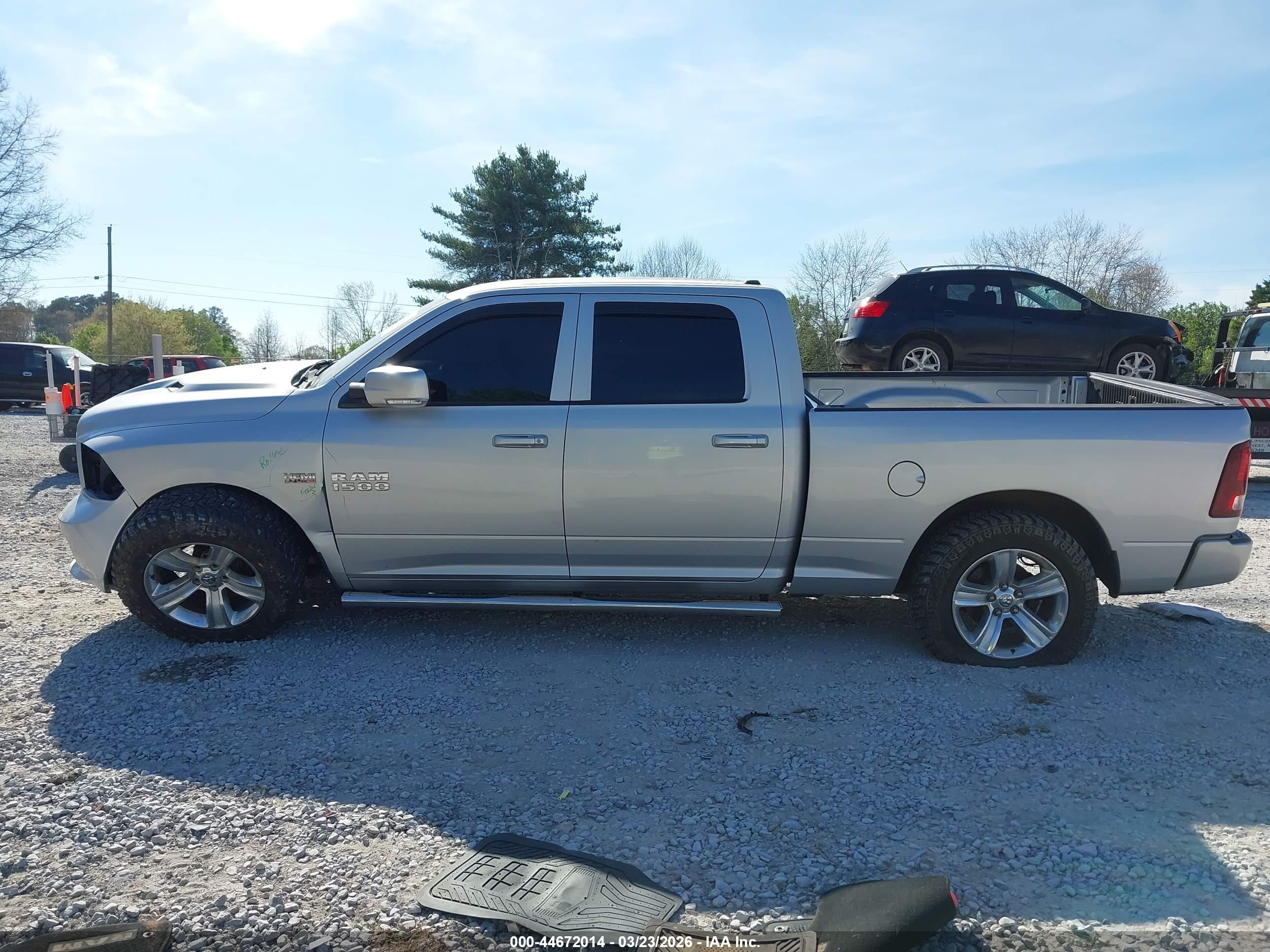 2015 Ram 1500 Sport Серебряный vin: 1C6RR7UTXFS632907