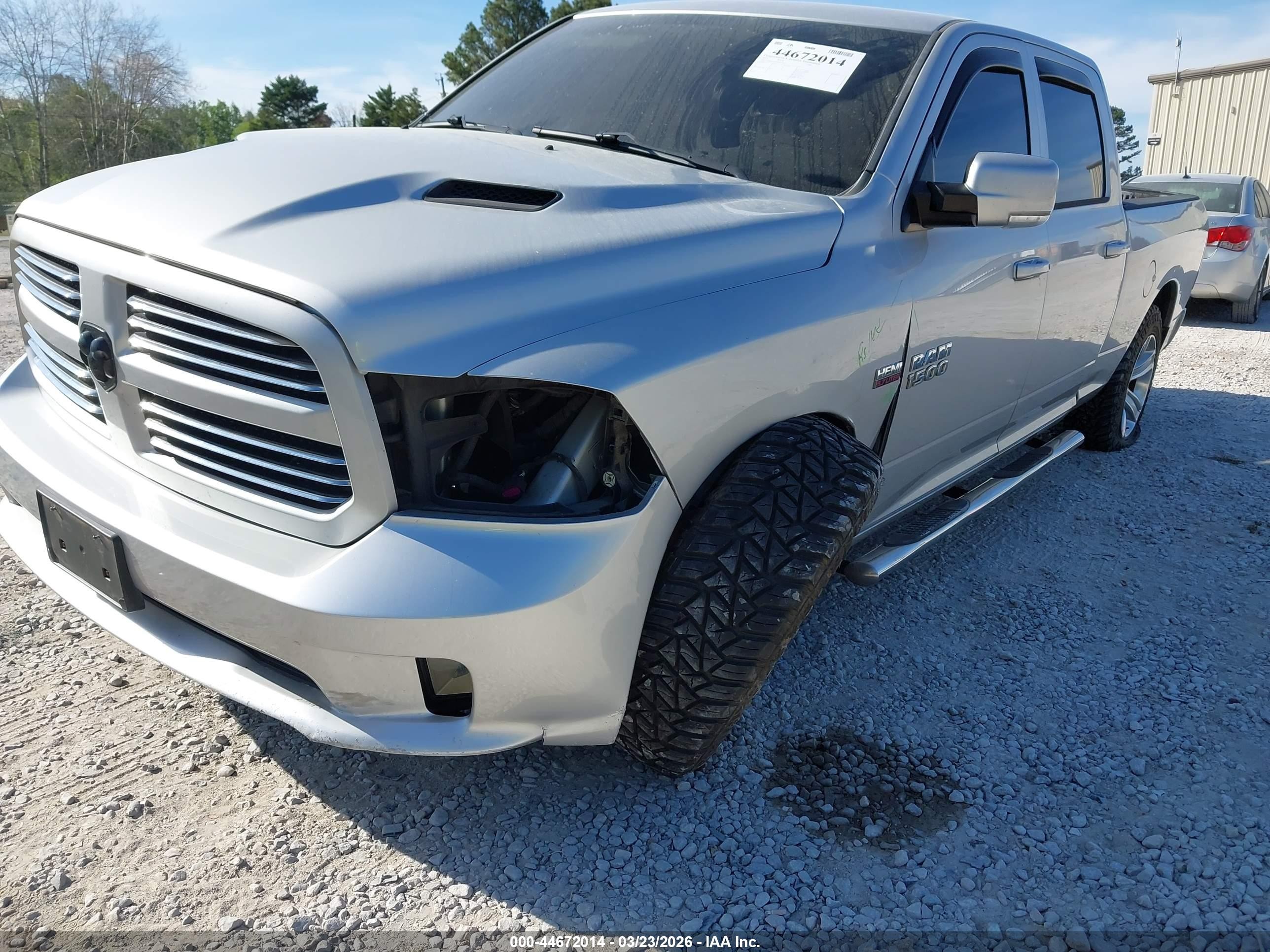 2015 Ram 1500 Sport Серебряный vin: 1C6RR7UTXFS632907