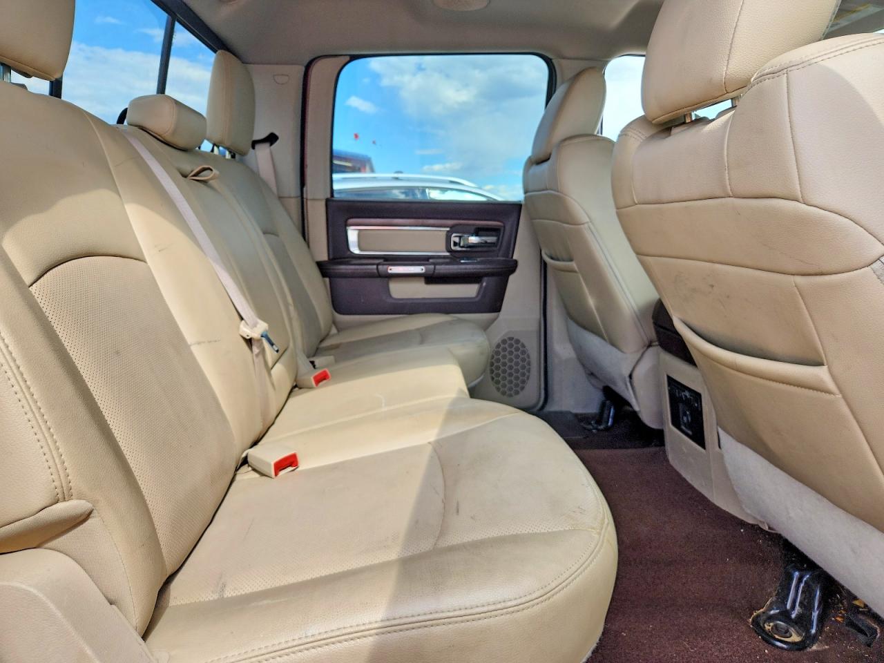 2017 Ram 1500 Laramie Maroon vin: 1C6RR7VM4HS512174