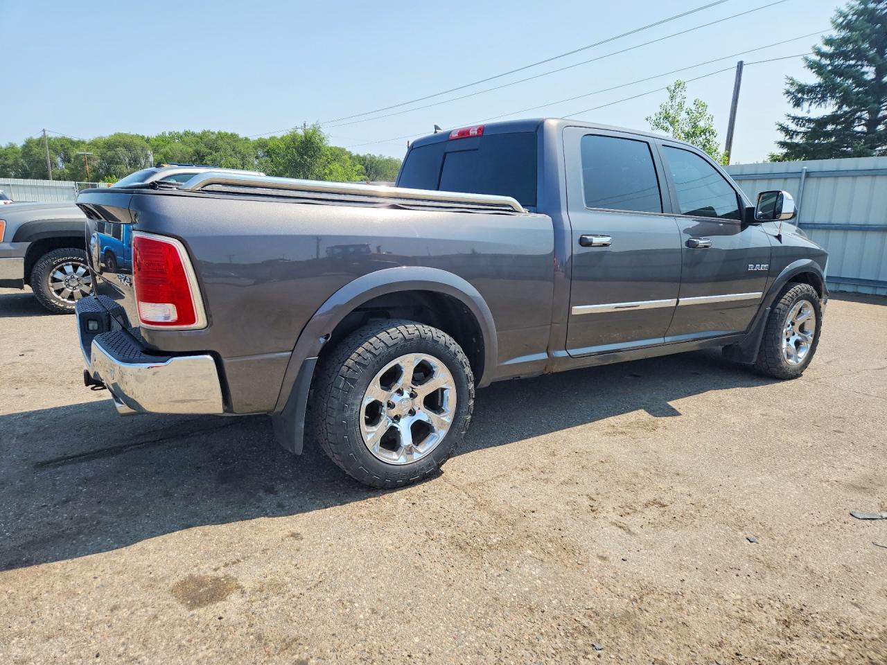 2015 Ram 1500 Laramie Gray vin: 1C6RR7VM6FS663451