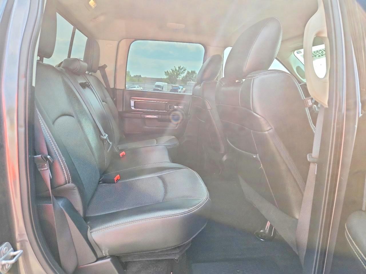 2015 Ram 1500 Laramie Gray vin: 1C6RR7VM6FS663451