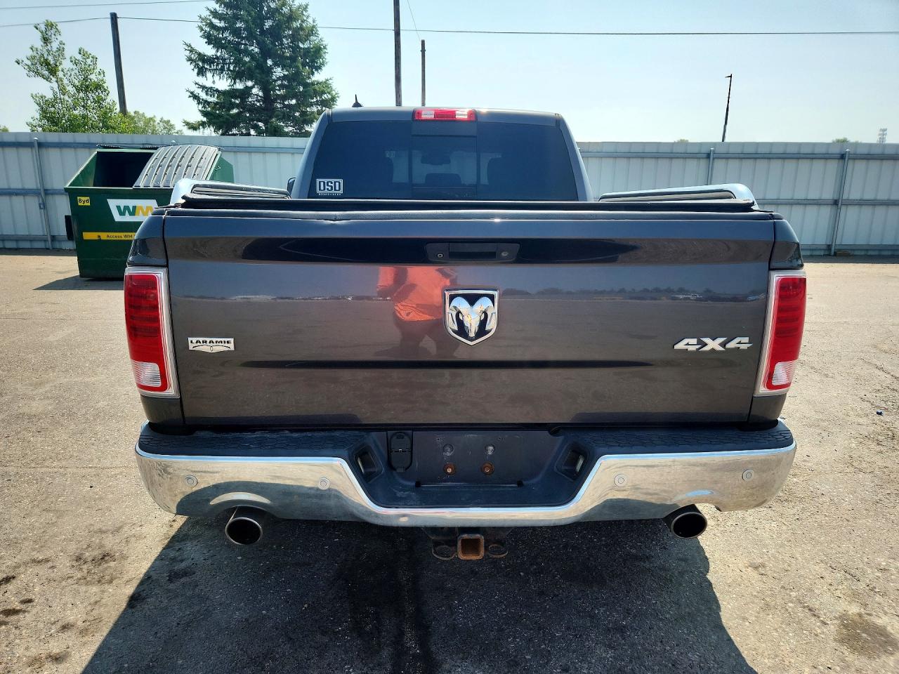 2015 Ram 1500 Laramie Gray vin: 1C6RR7VM6FS663451