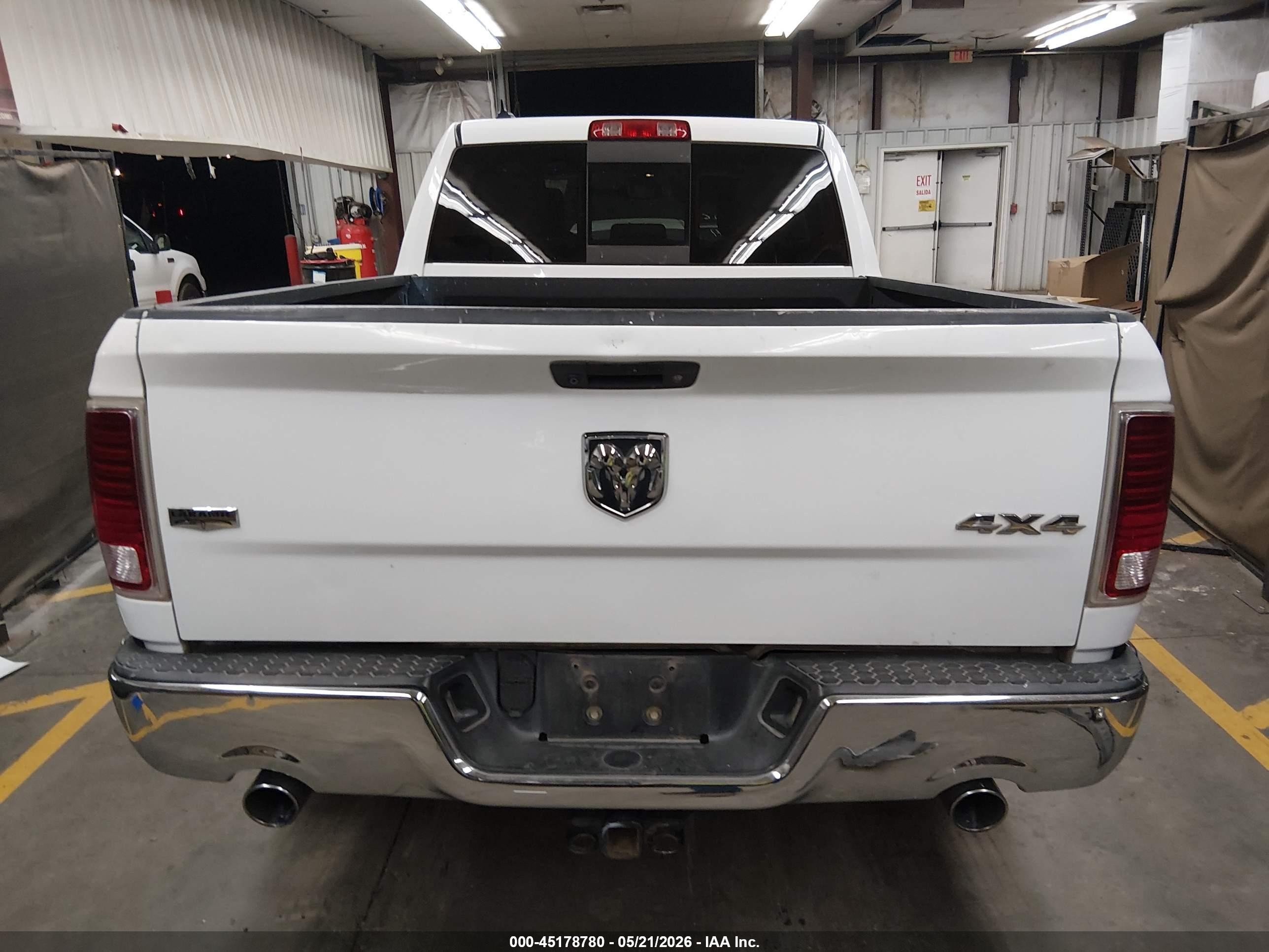 2016 Ram 1500 Laramie White vin: 1C6RR7VM6GS305848