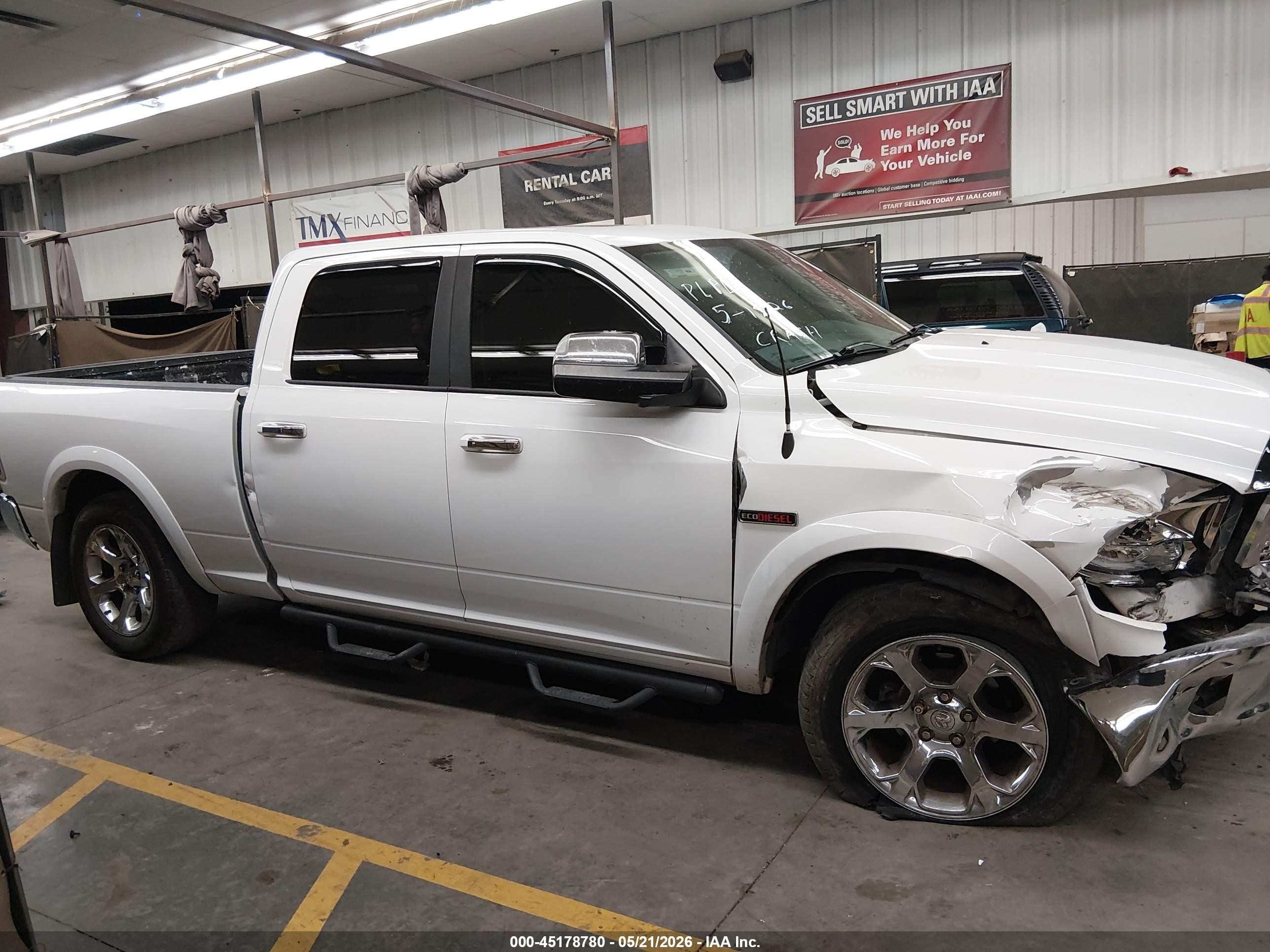2016 Ram 1500 Laramie White vin: 1C6RR7VM6GS305848
