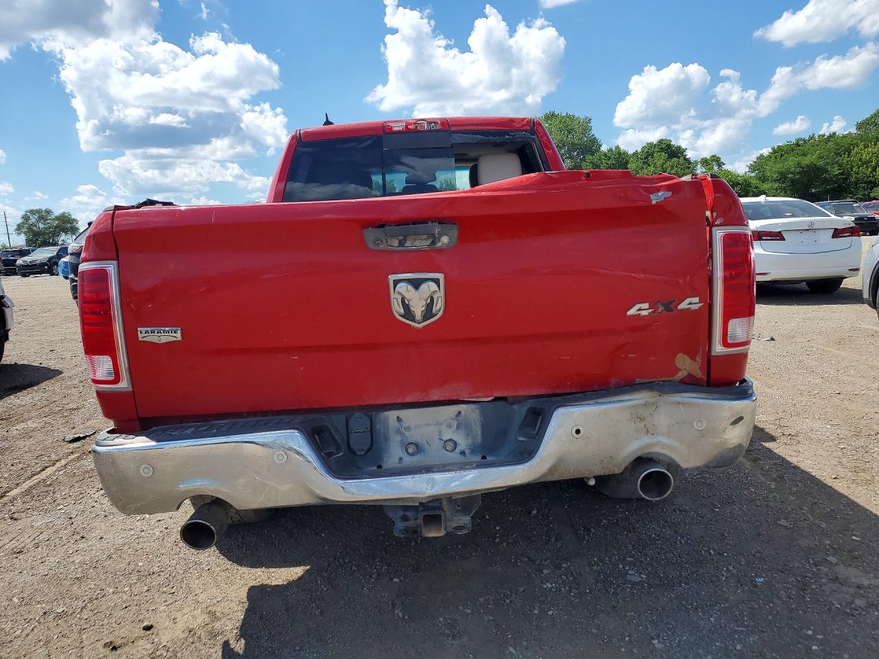 2015 Ram 1500 Laramie Red vin: 1C6RR7VM8FS534496