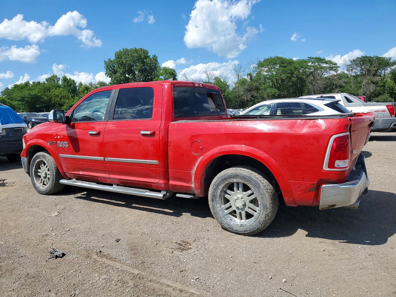2015 Ram 1500 Laramie Red vin: 1C6RR7VM8FS534496