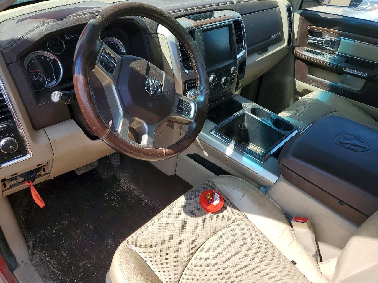 2015 Ram 1500 Laramie Red vin: 1C6RR7VM8FS534496