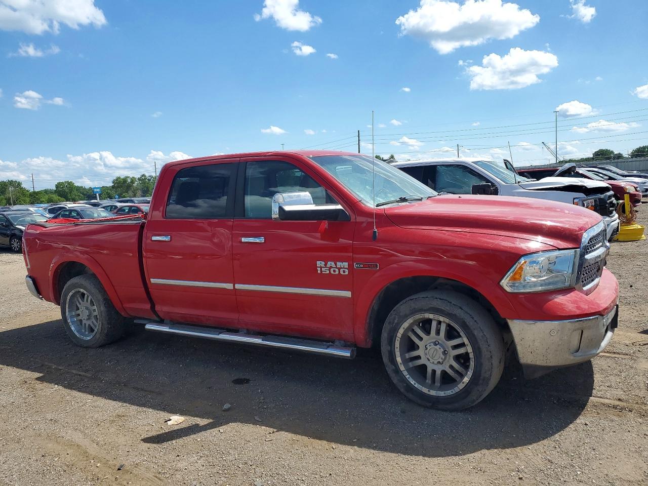 2015 Ram 1500 Laramie Red vin: 1C6RR7VM8FS534496