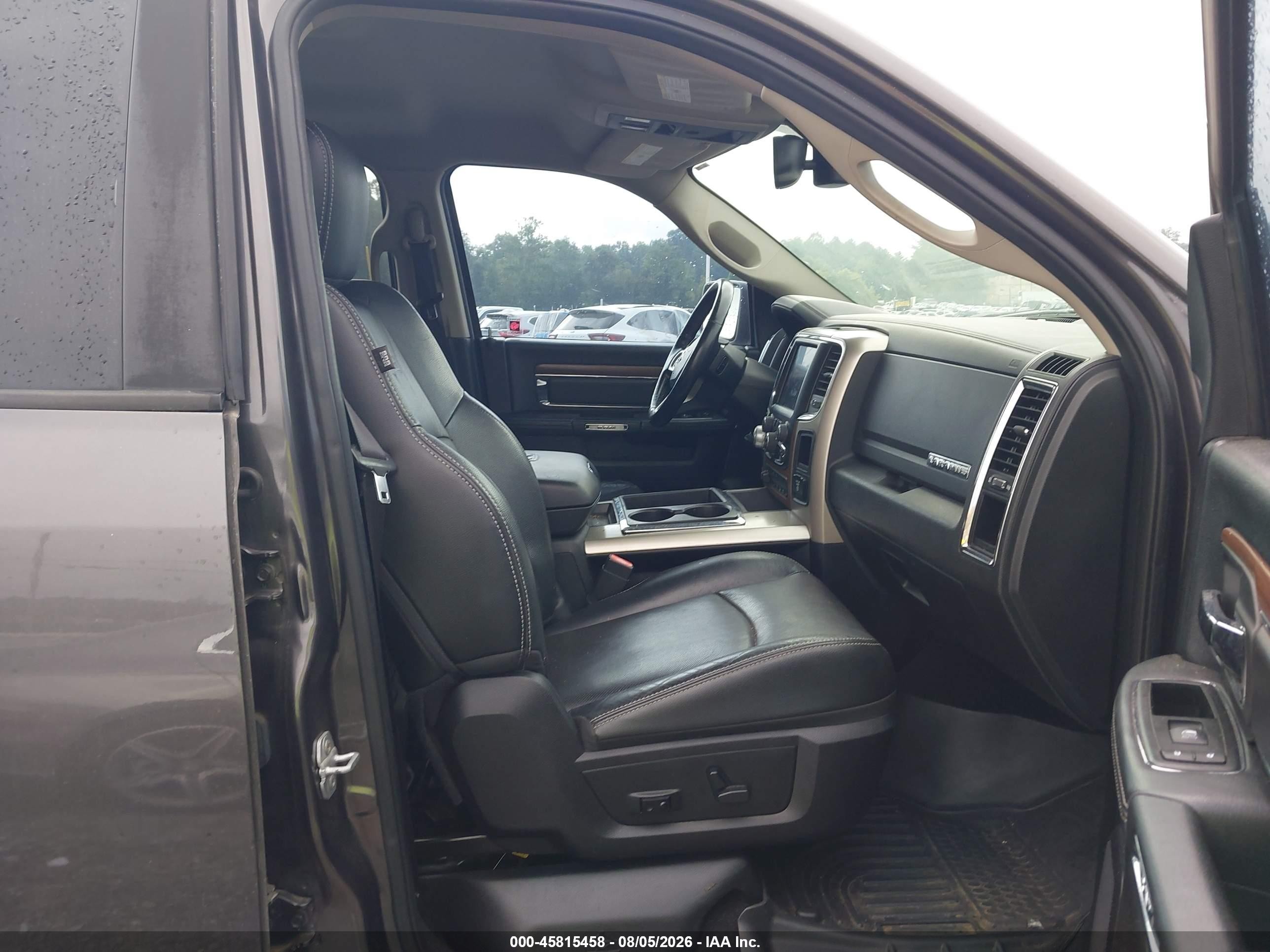 2015 Ram 1500 Laramie Серый vin: 1C6RR7VM8FS557194