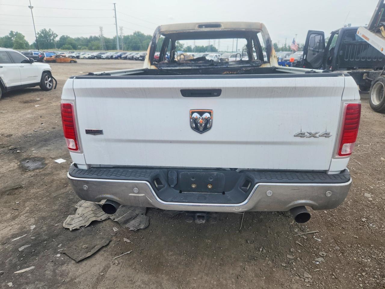 2014 Ram 1500 Laramie White vin: 1C6RR7VT0ES359361