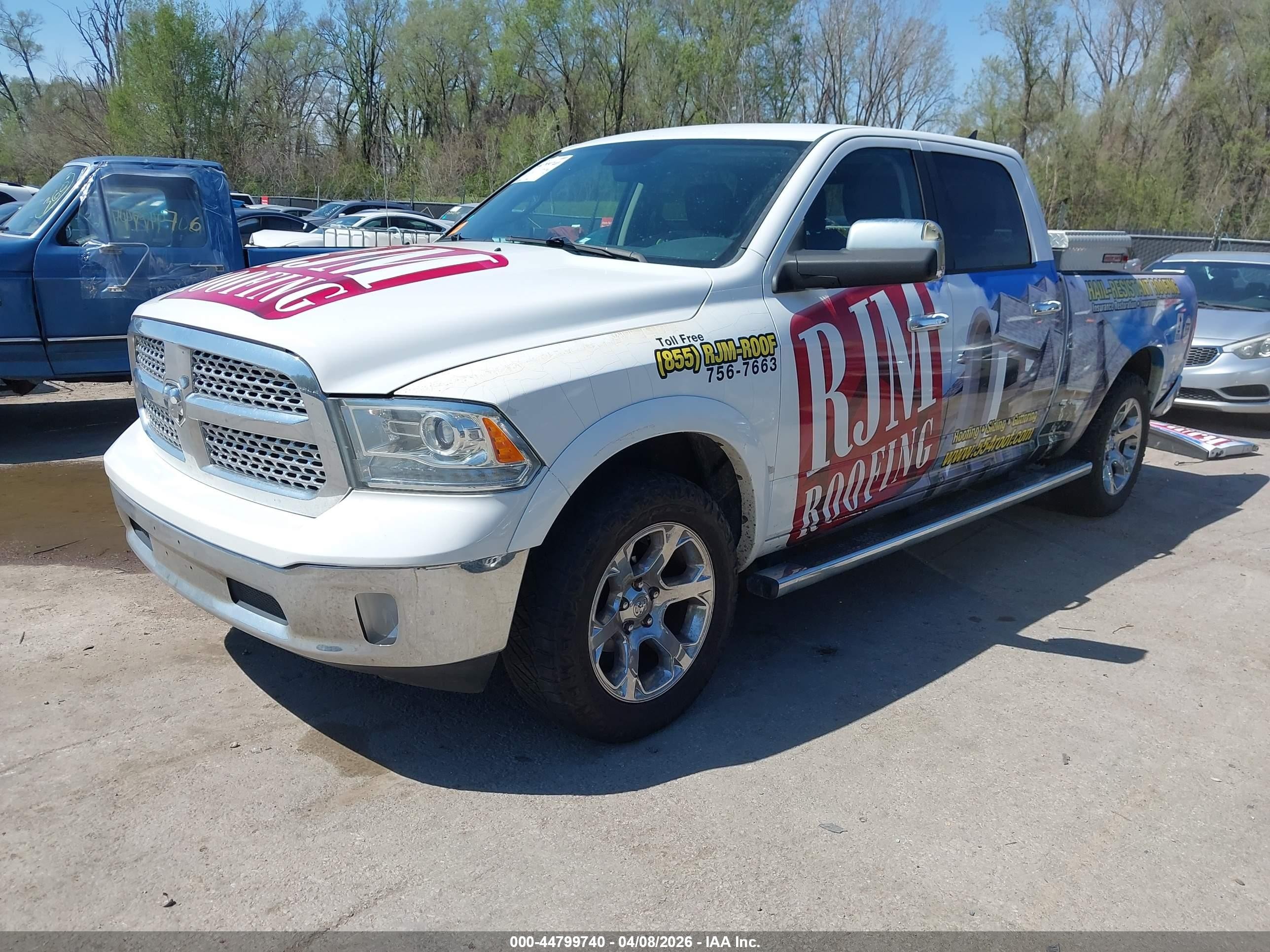 2015 Ram 1500 Laramie White vin: 1C6RR7VT0FS596594