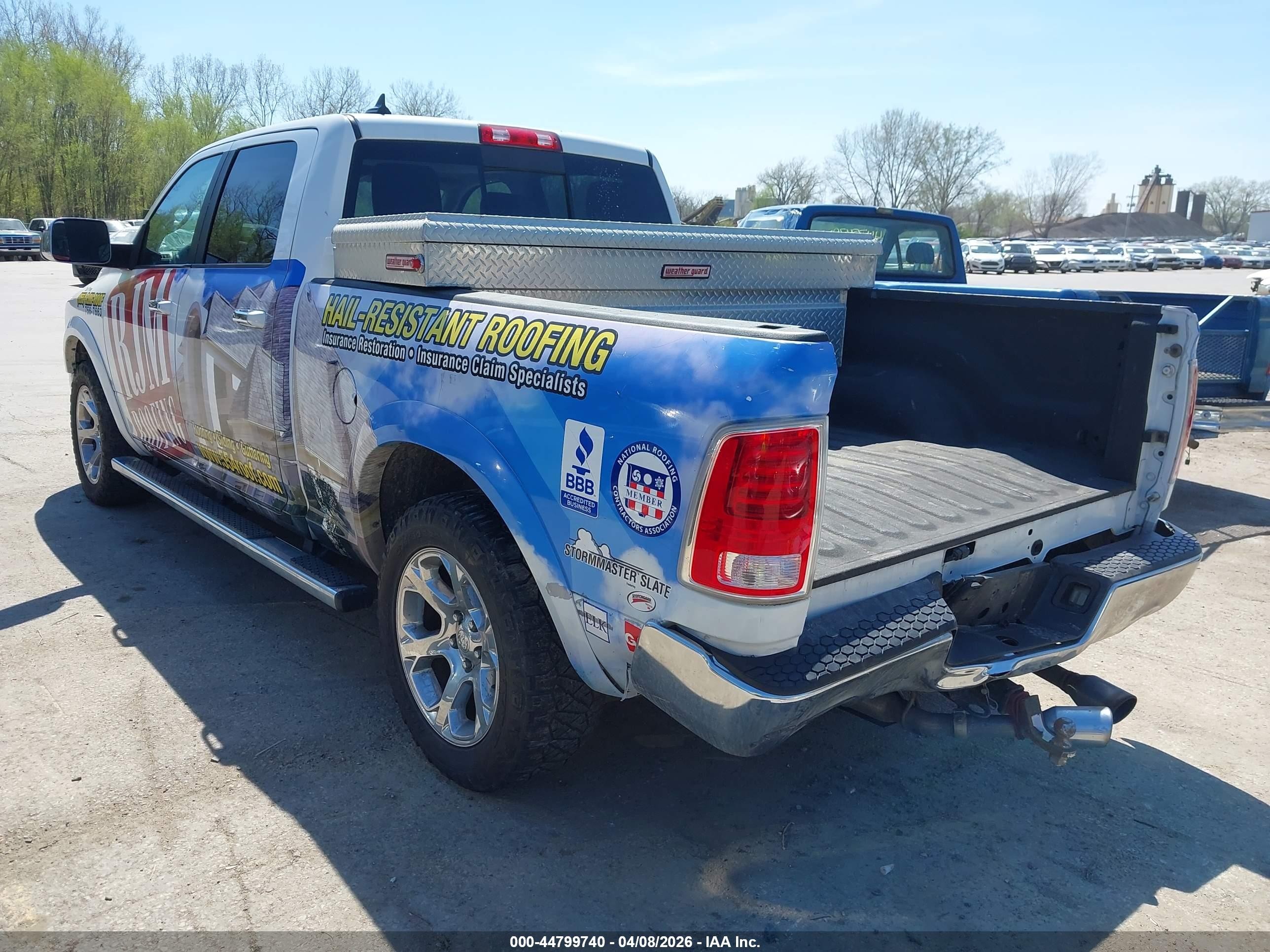 2015 Ram 1500 Laramie White vin: 1C6RR7VT0FS596594