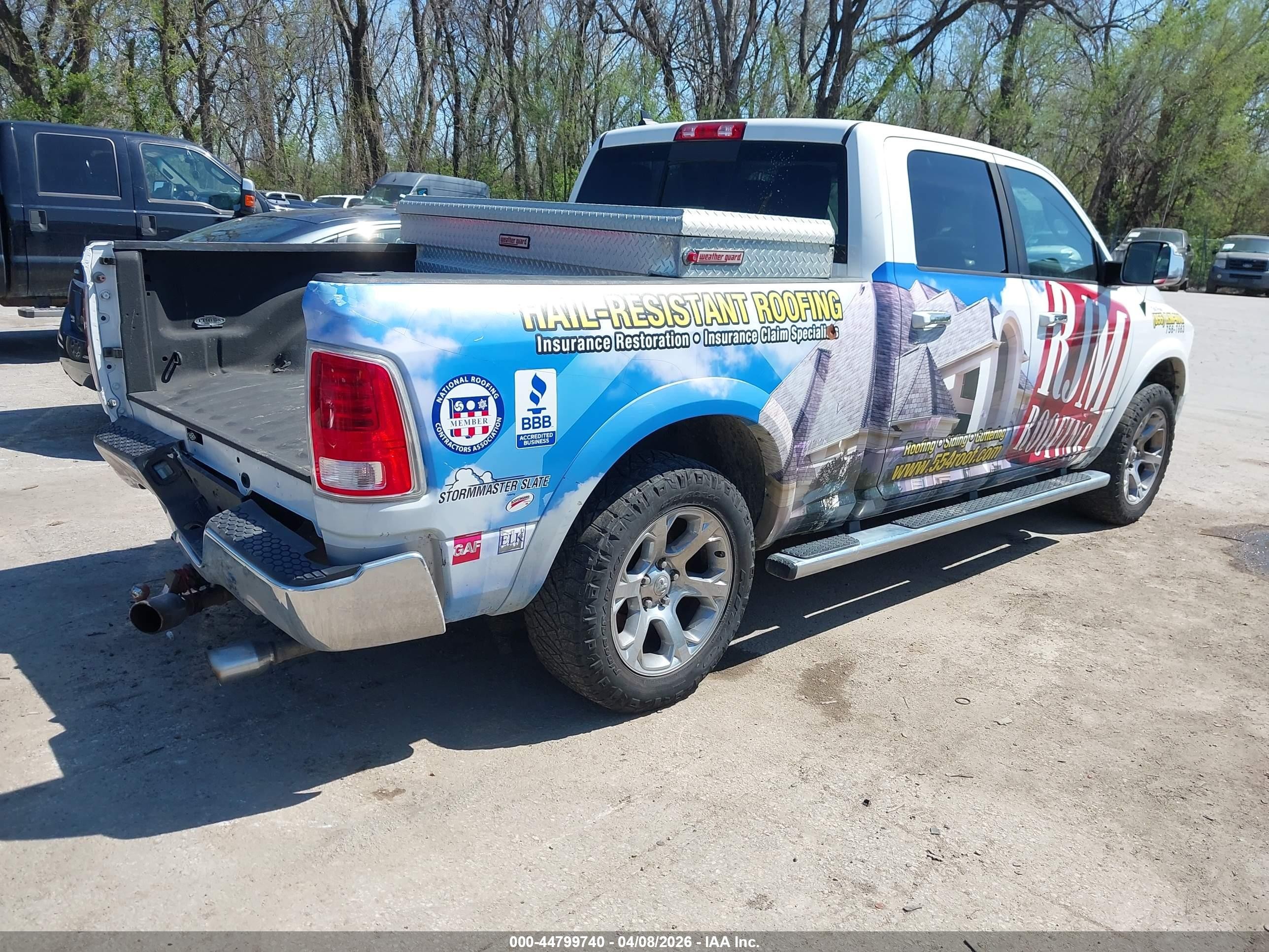 2015 Ram 1500 Laramie White vin: 1C6RR7VT0FS596594