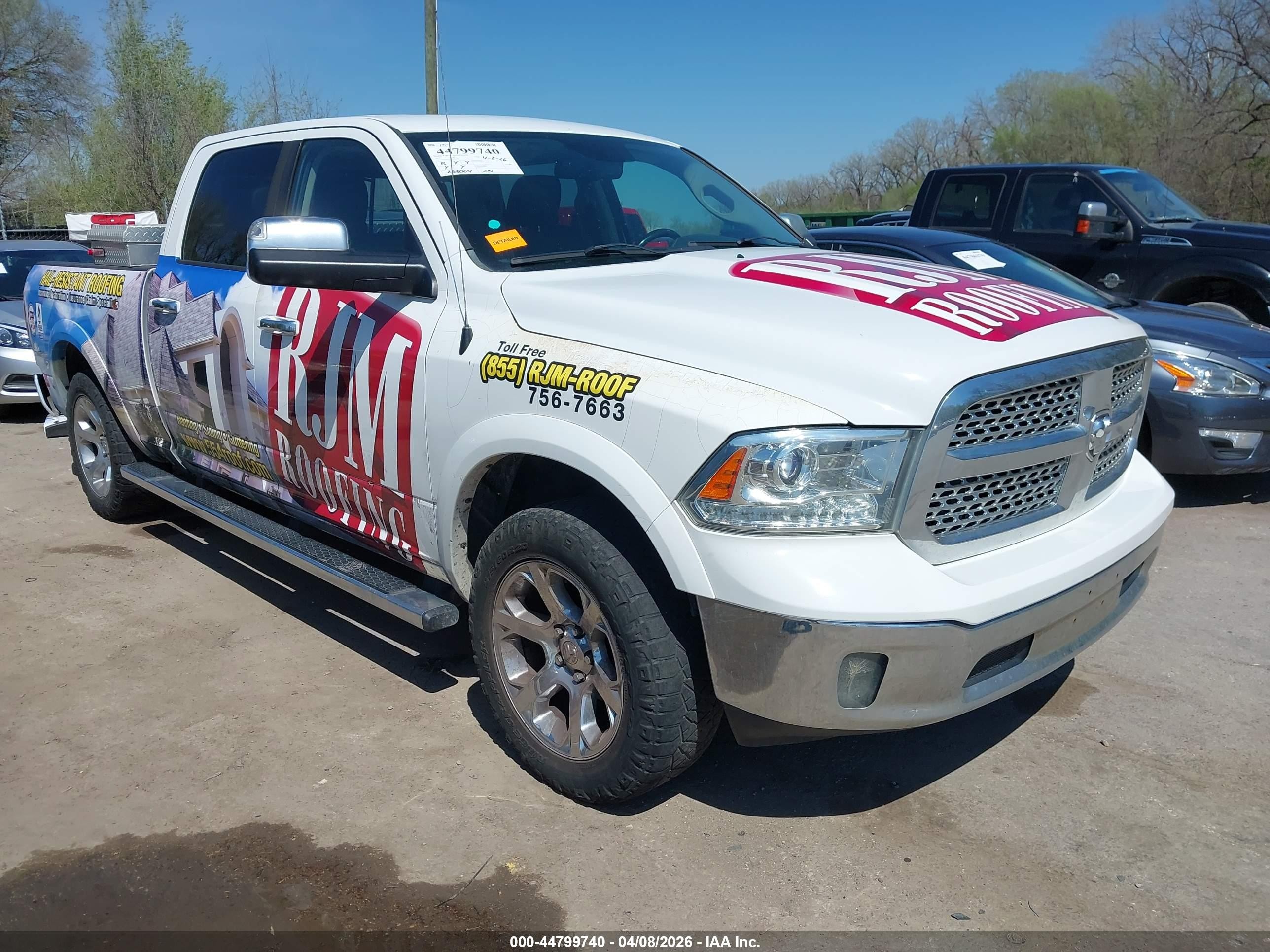 2015 Ram 1500 Laramie White vin: 1C6RR7VT0FS596594