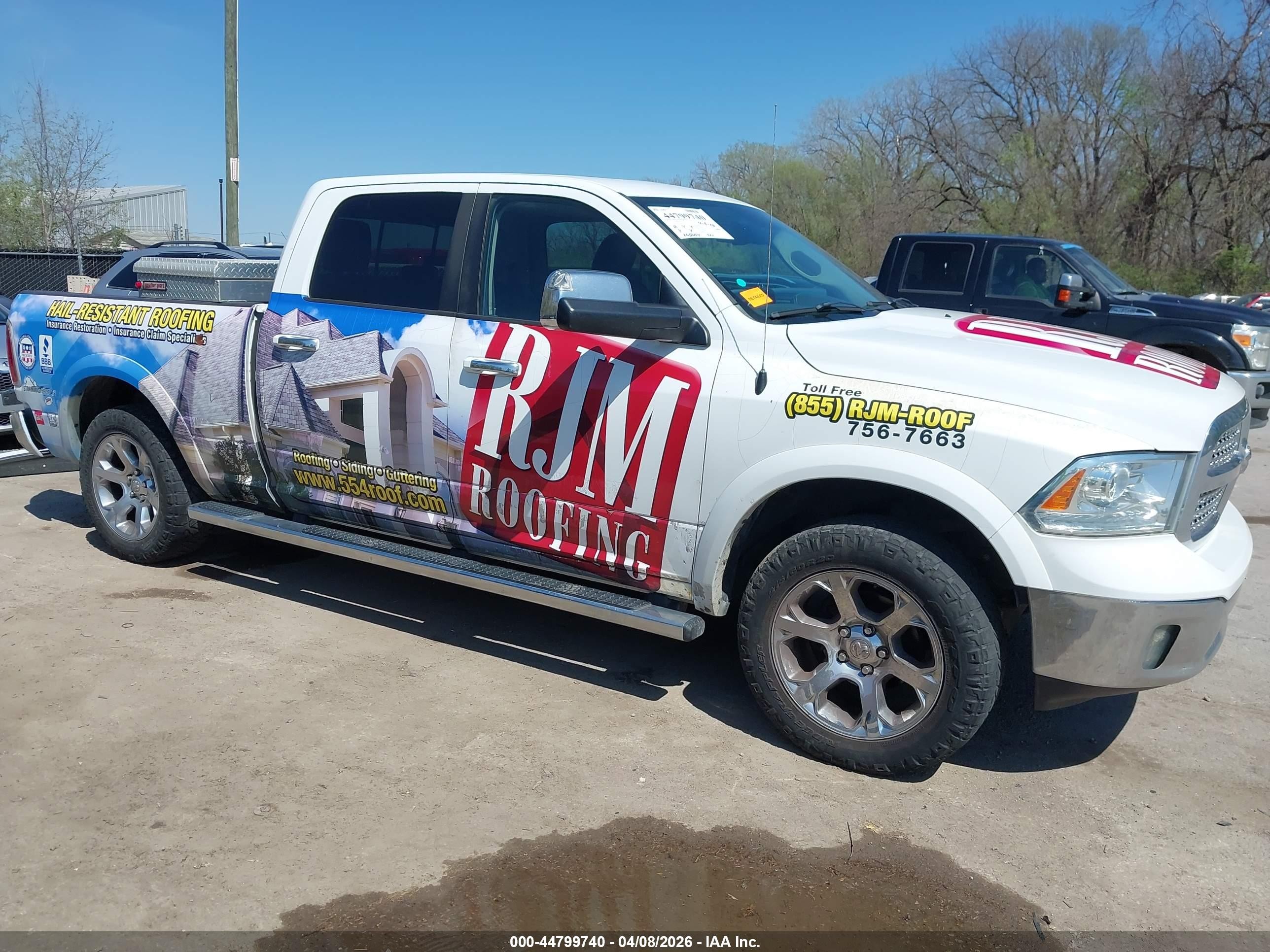 2015 Ram 1500 Laramie White vin: 1C6RR7VT0FS596594