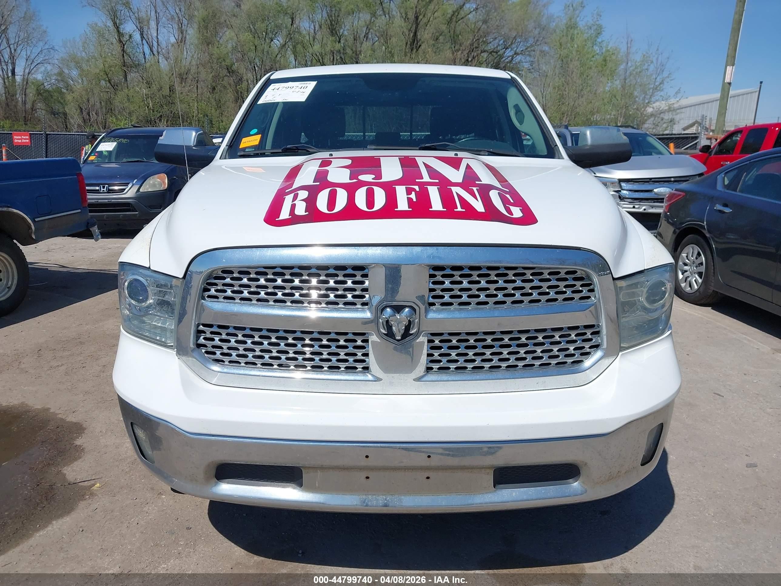 2015 Ram 1500 Laramie White vin: 1C6RR7VT0FS596594