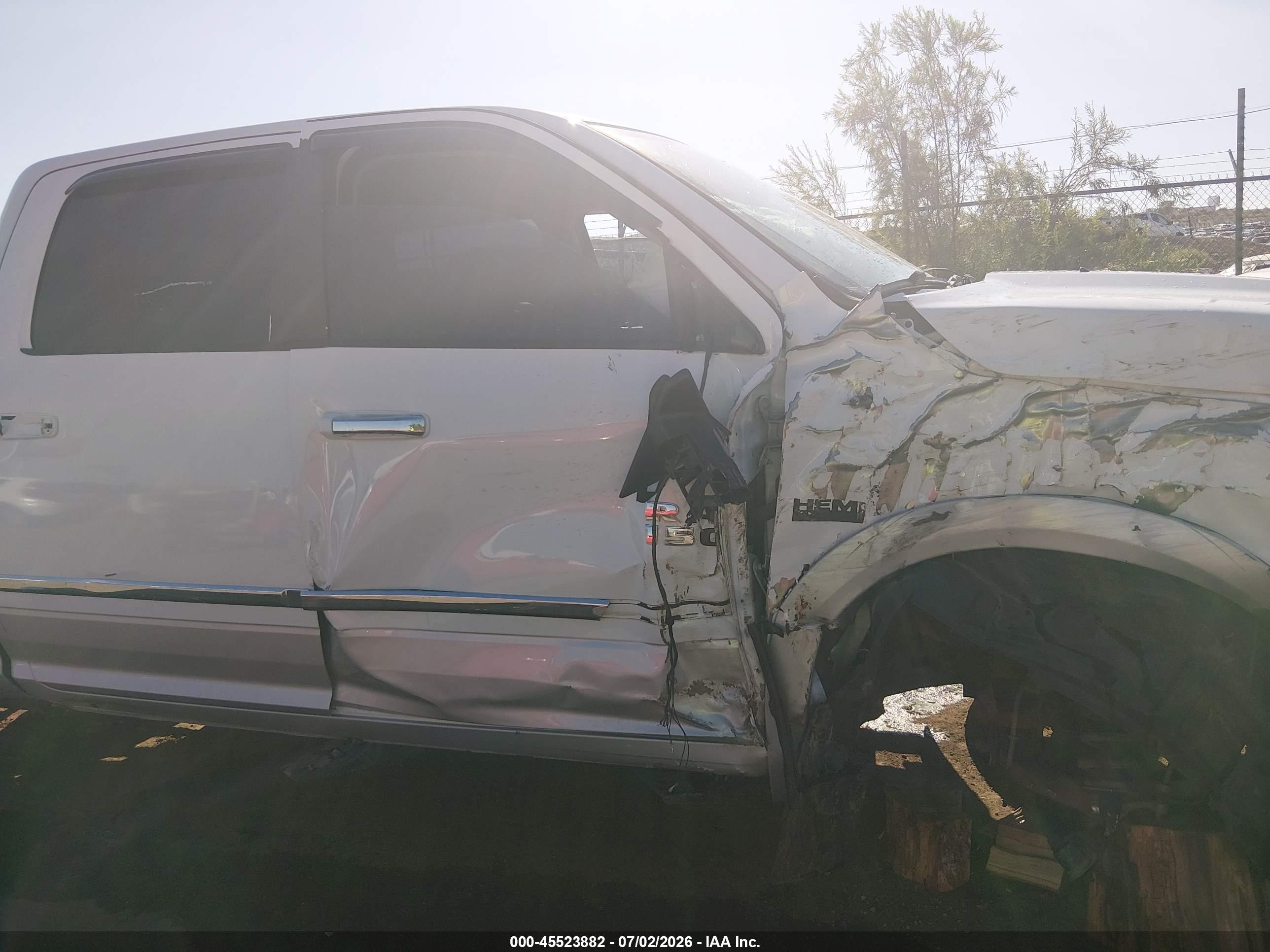 2014 Ram 1500 Laramie White vin: 1C6RR7VT3ES126896