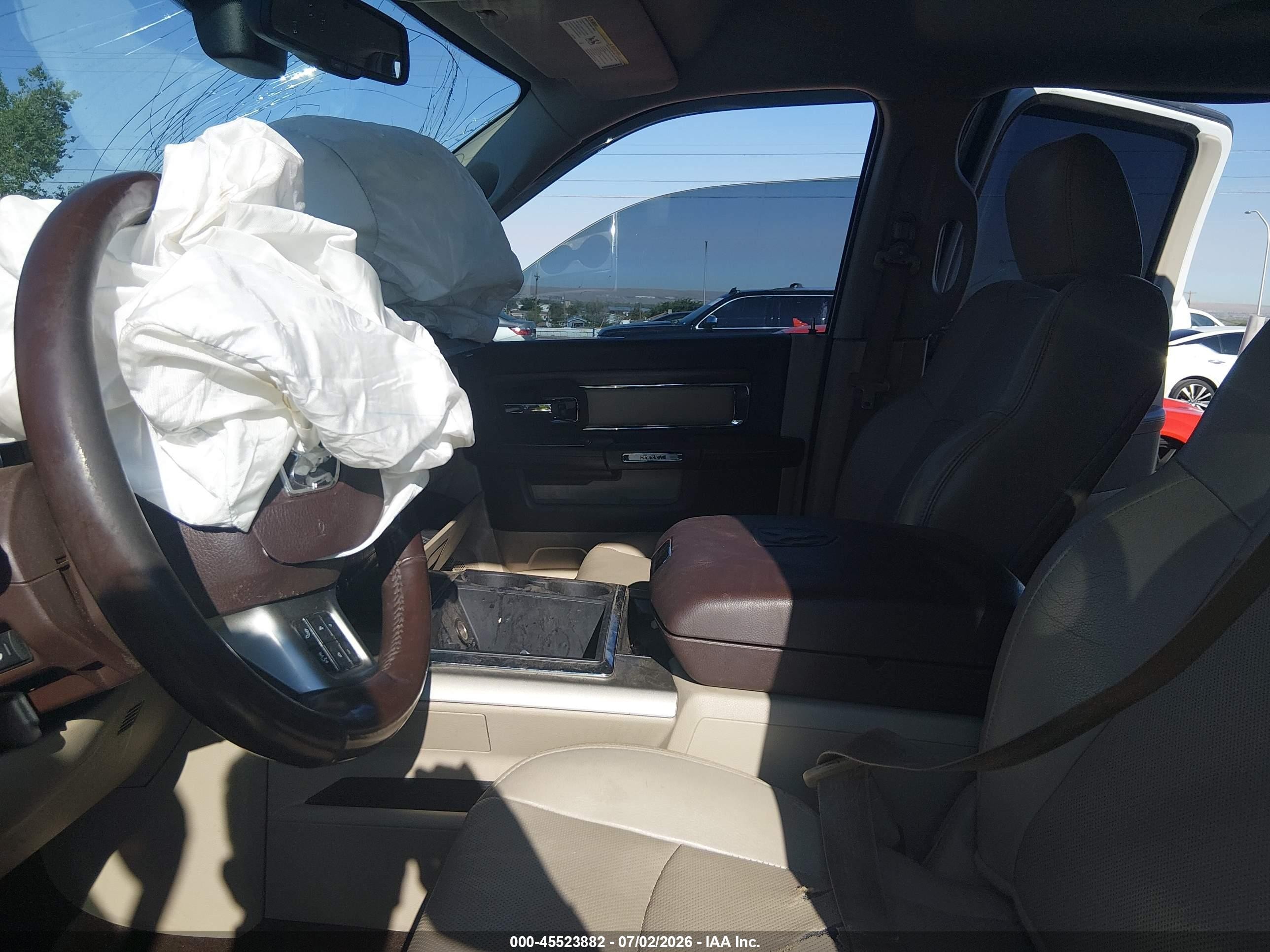 2014 Ram 1500 Laramie White vin: 1C6RR7VT3ES126896
