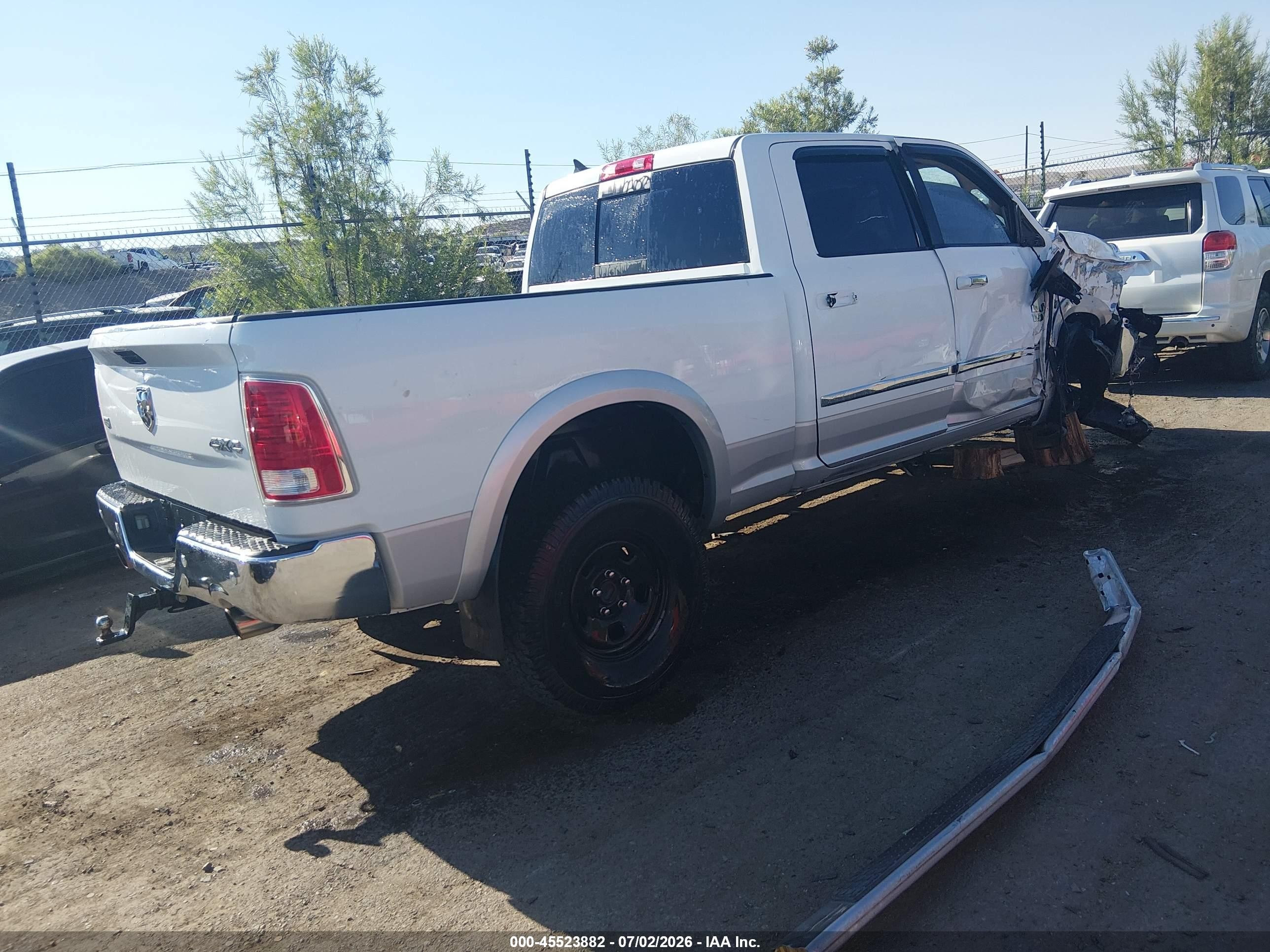 2014 Ram 1500 Laramie White vin: 1C6RR7VT3ES126896