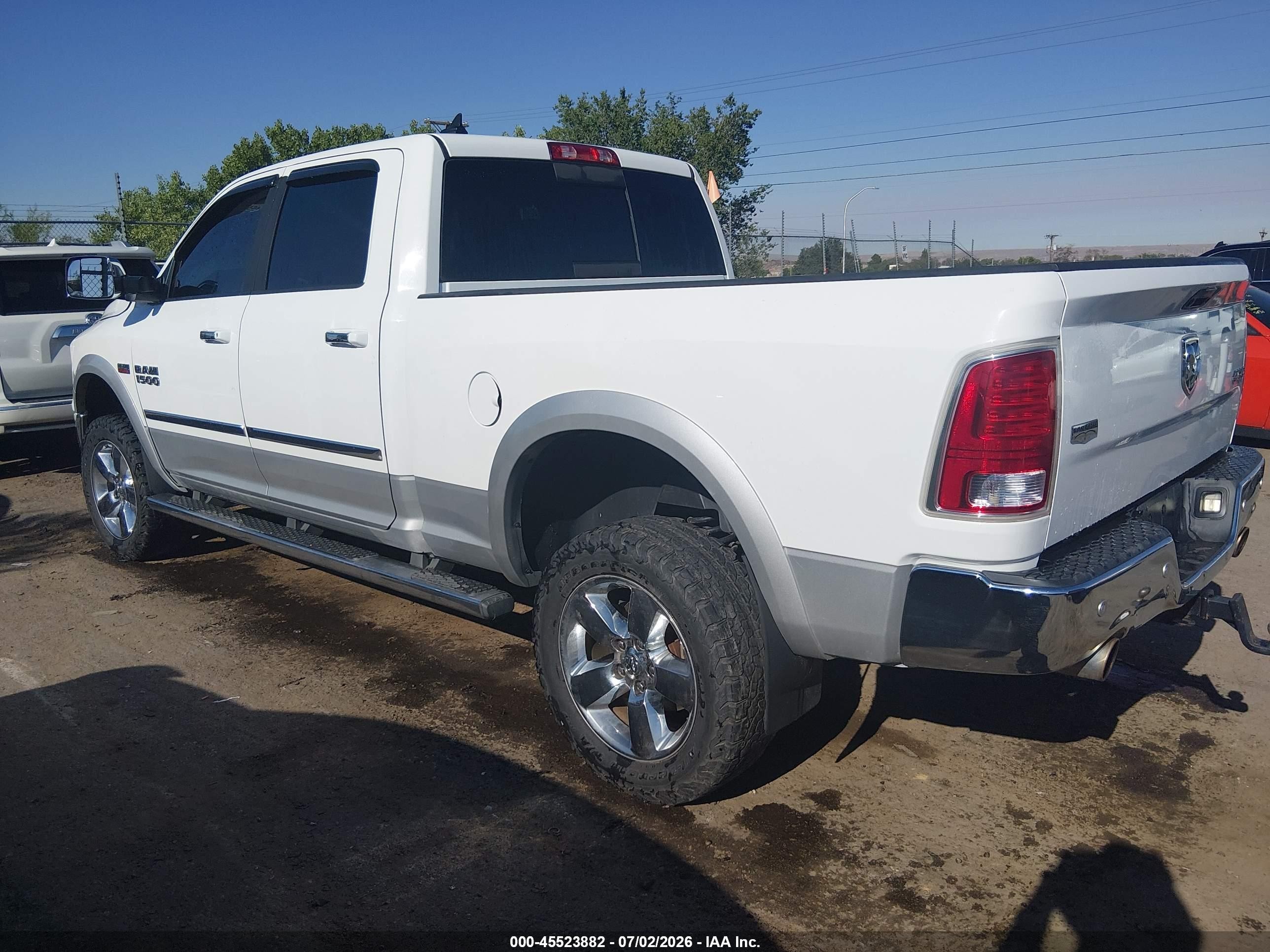 2014 Ram 1500 Laramie White vin: 1C6RR7VT3ES126896
