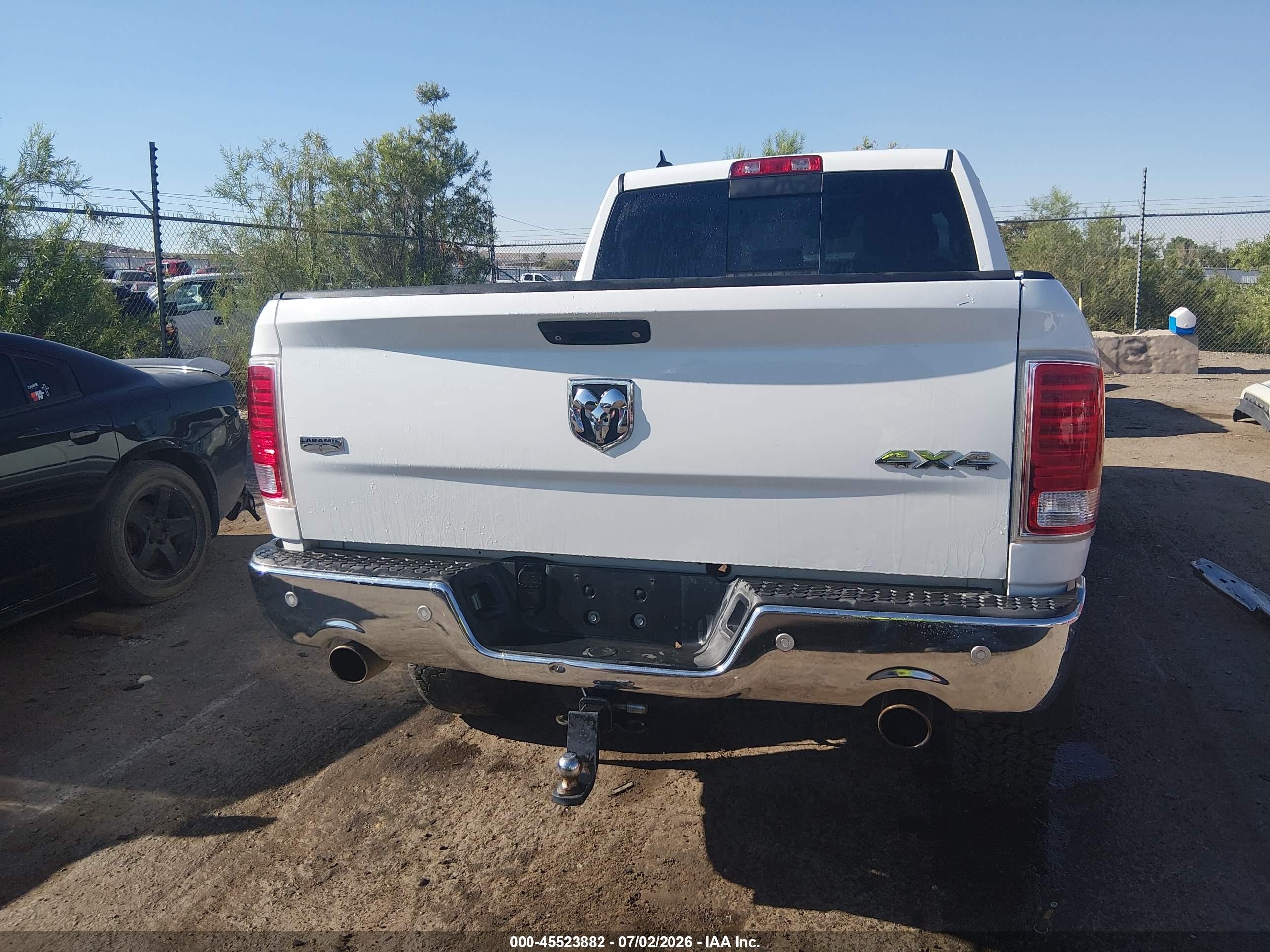 2014 Ram 1500 Laramie White vin: 1C6RR7VT3ES126896